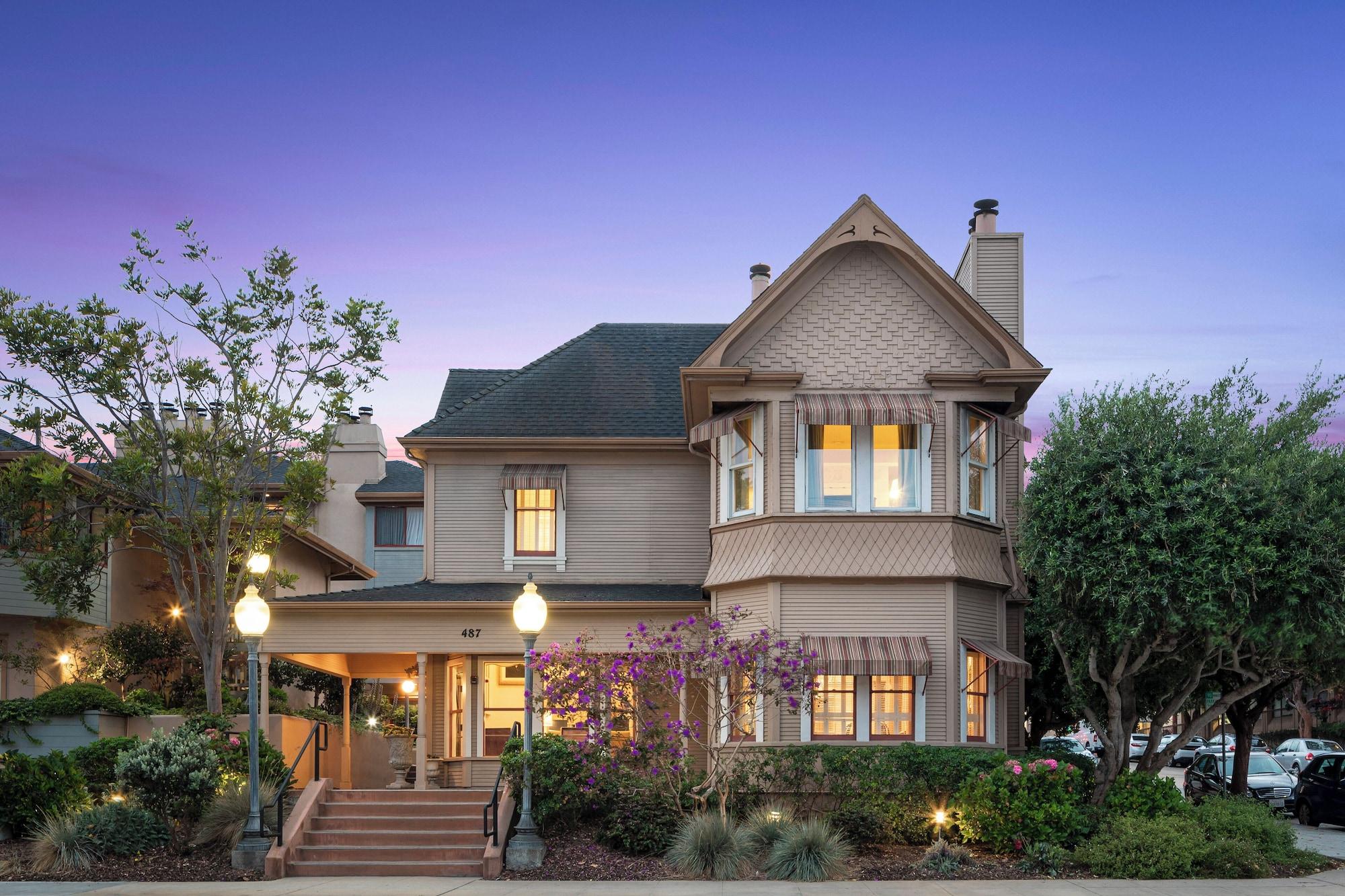 Vista Exterior Victorian Inn