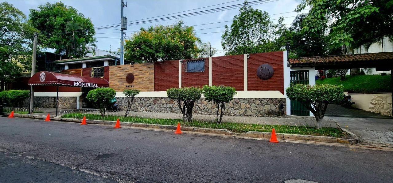 Vista Exterior Montreal Hotel