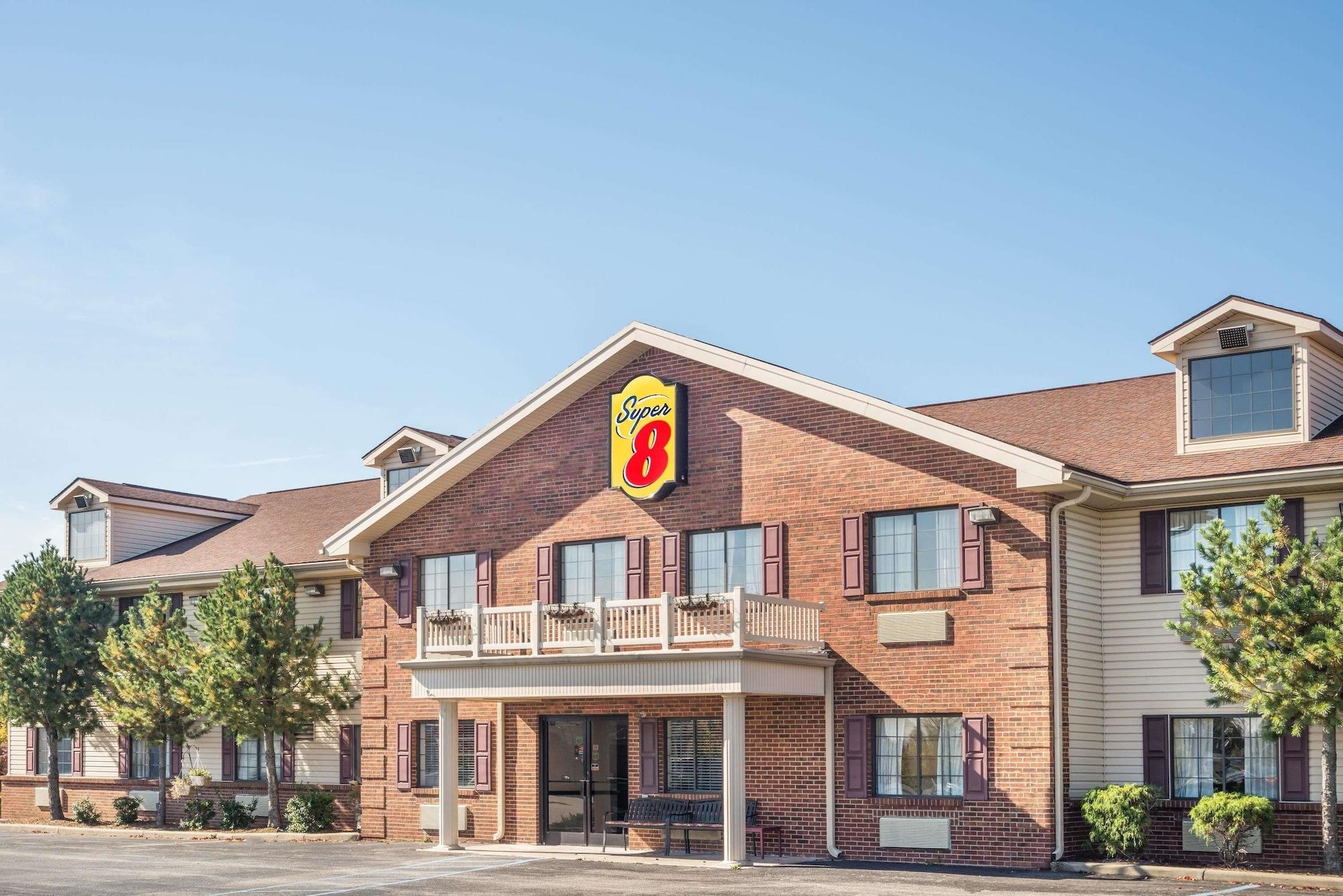 Varios Super 8 by Wyndham Madison IN