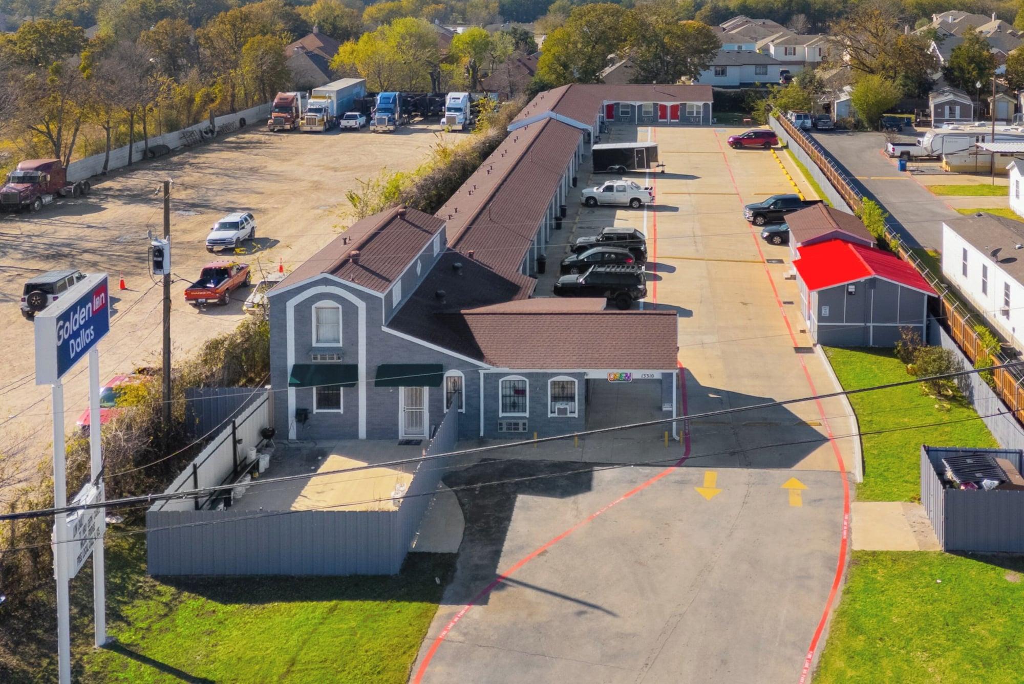 Varios Golden Inn Dallas by Hotel O