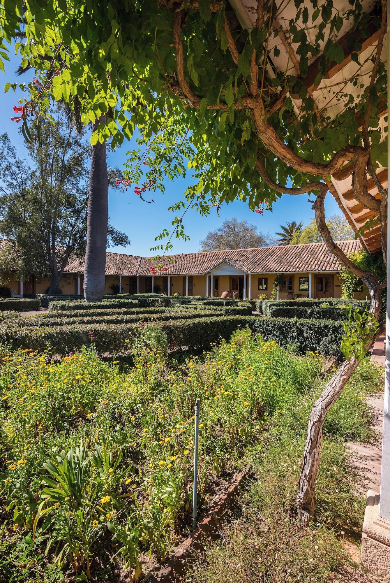 Vista Exterior La Casona at Matetic Vineyards