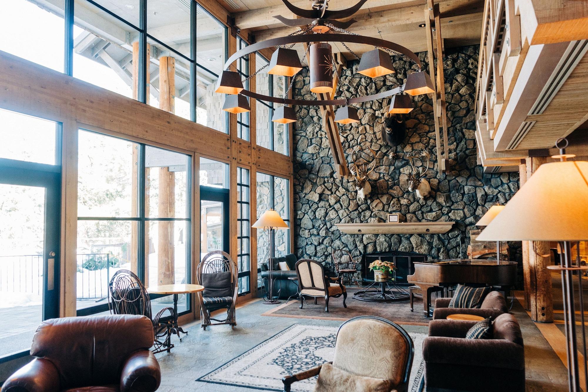 Vista Lobby Sun Mountain Lodge