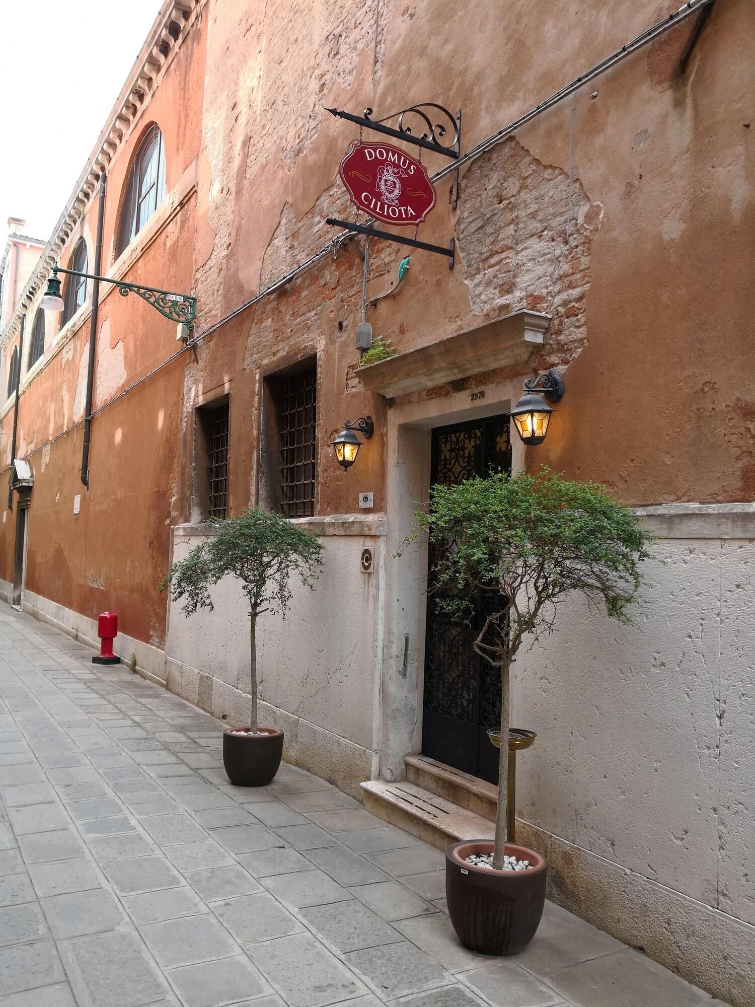 Vista Exterior Domus Ciliota
