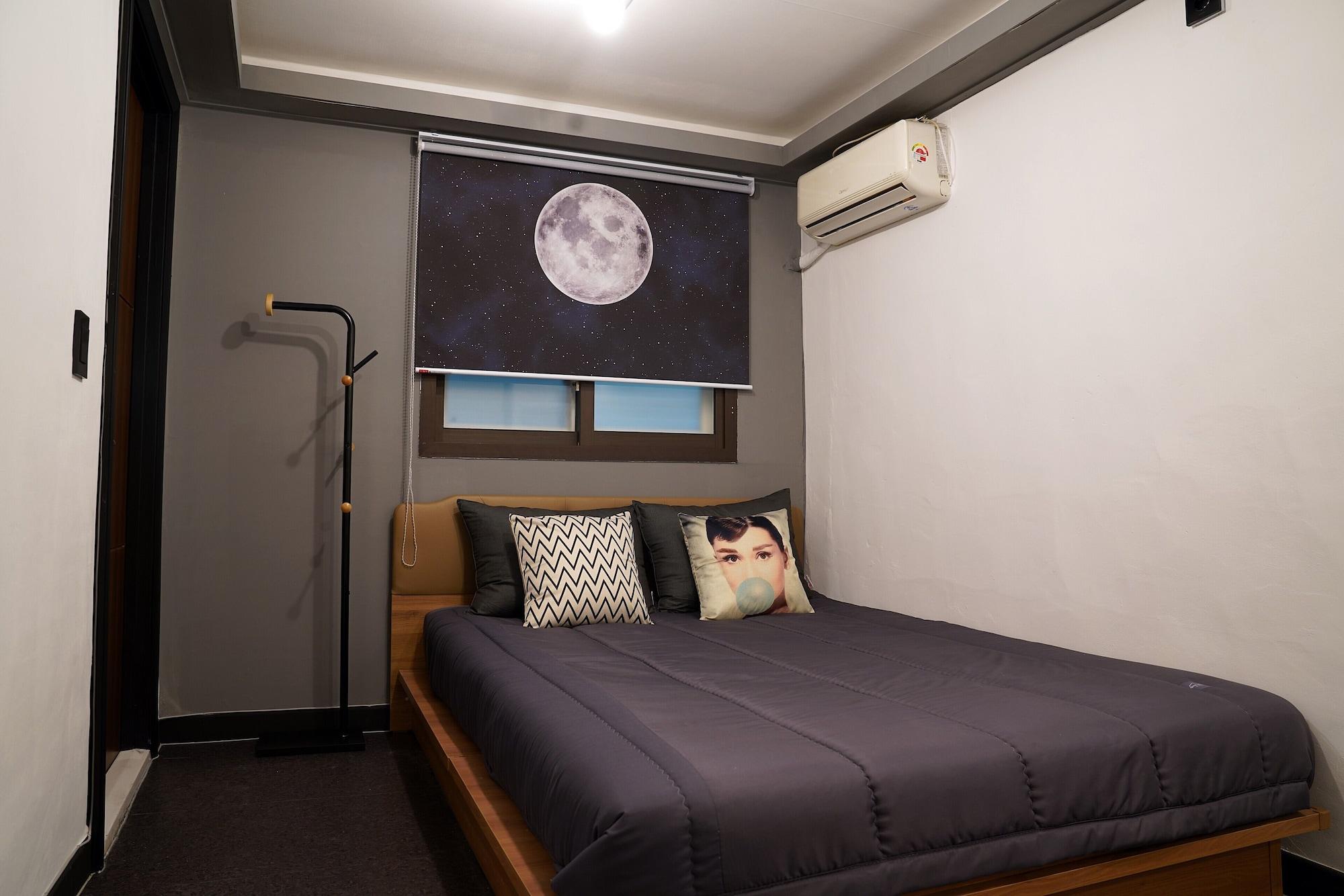Varios Apollo Guesthouse