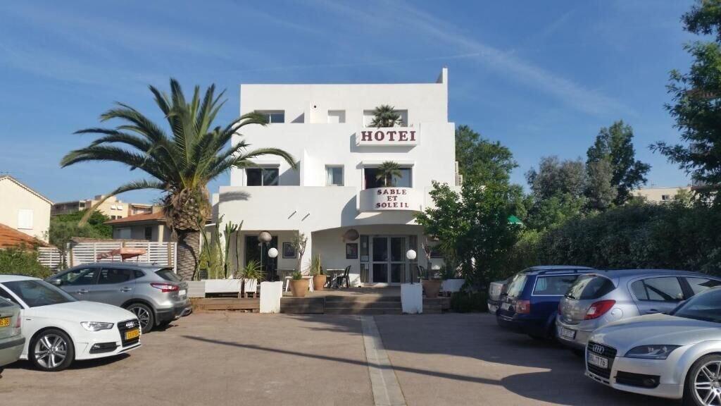 Varios Hôtel Sable et Soleil
