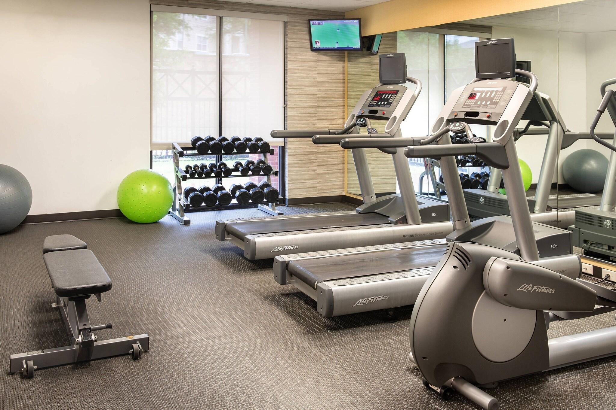 Gimnasio Courtyard Marriott Denton