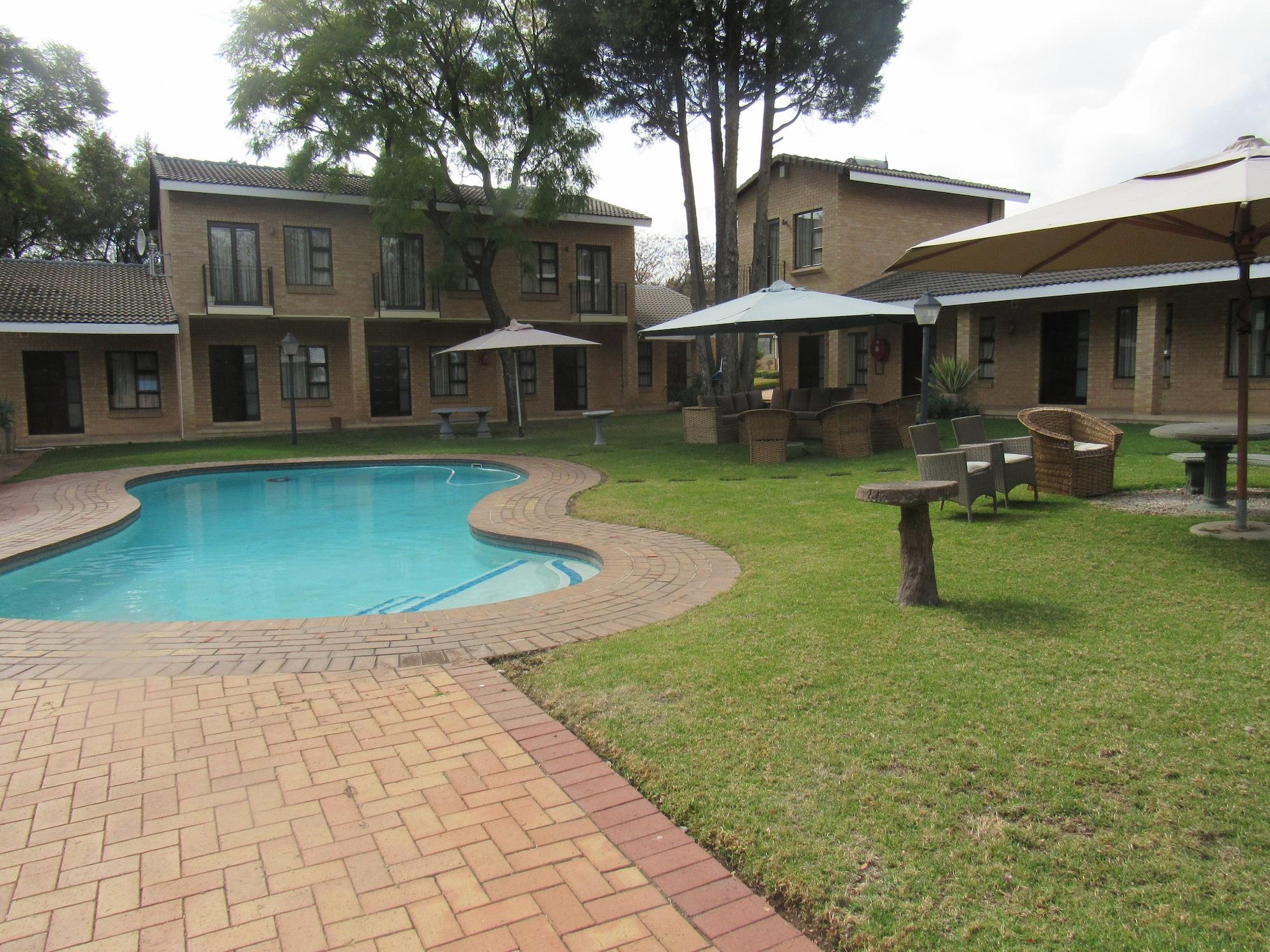 Vista Piscina Hoyohoyo Chartwell Lodge