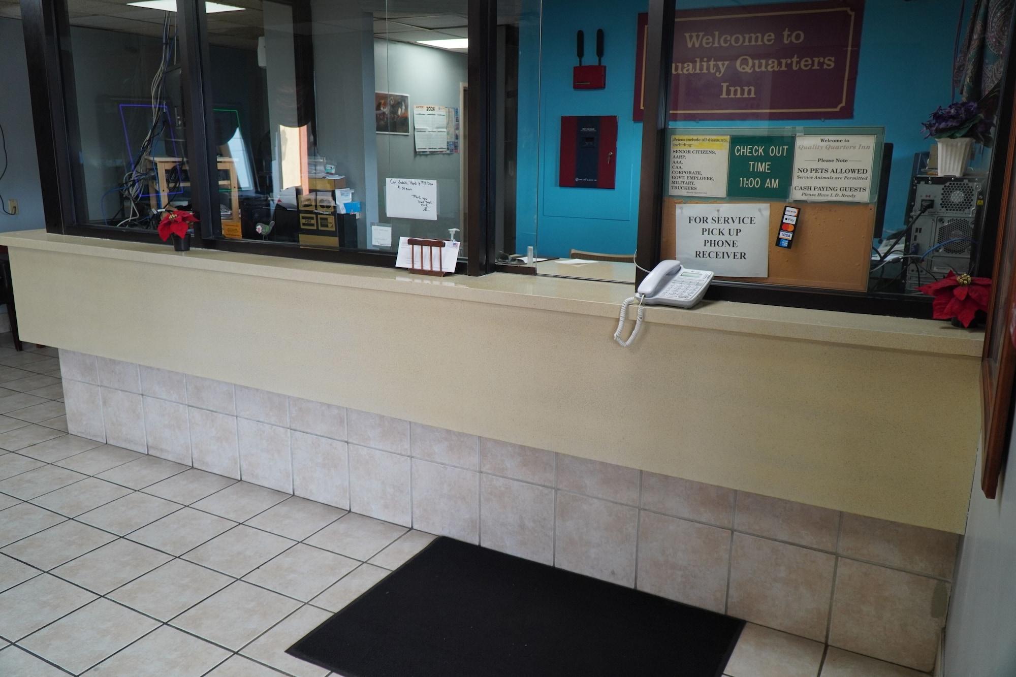 Vista Lobby Quality Quarters Inn
