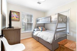 Alquiler Vacacional - Pool, bbq & large backyard in charming downtown. Pet Friendly!