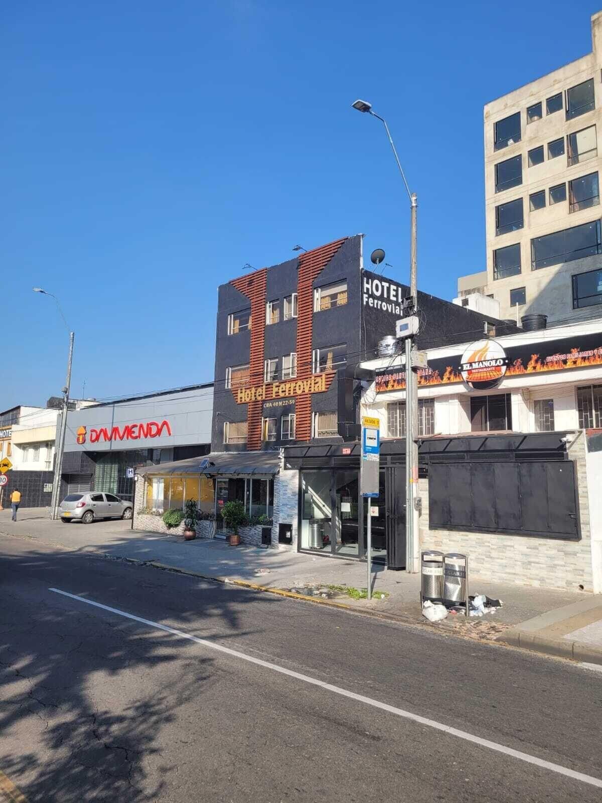 Vista Exterior HOTEL FERROVIAL BOGOTA