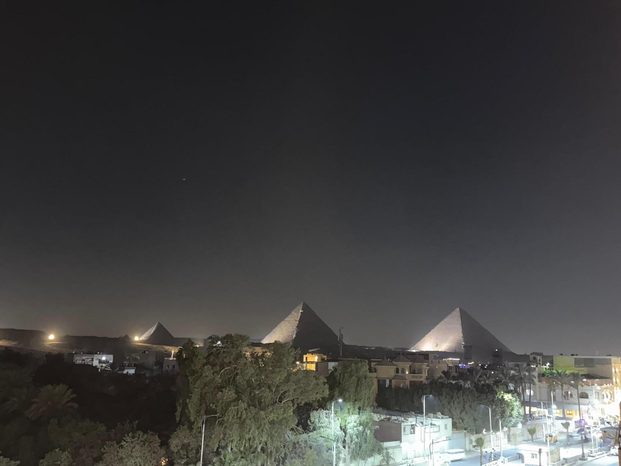Varios Remal Pyramids Hotel