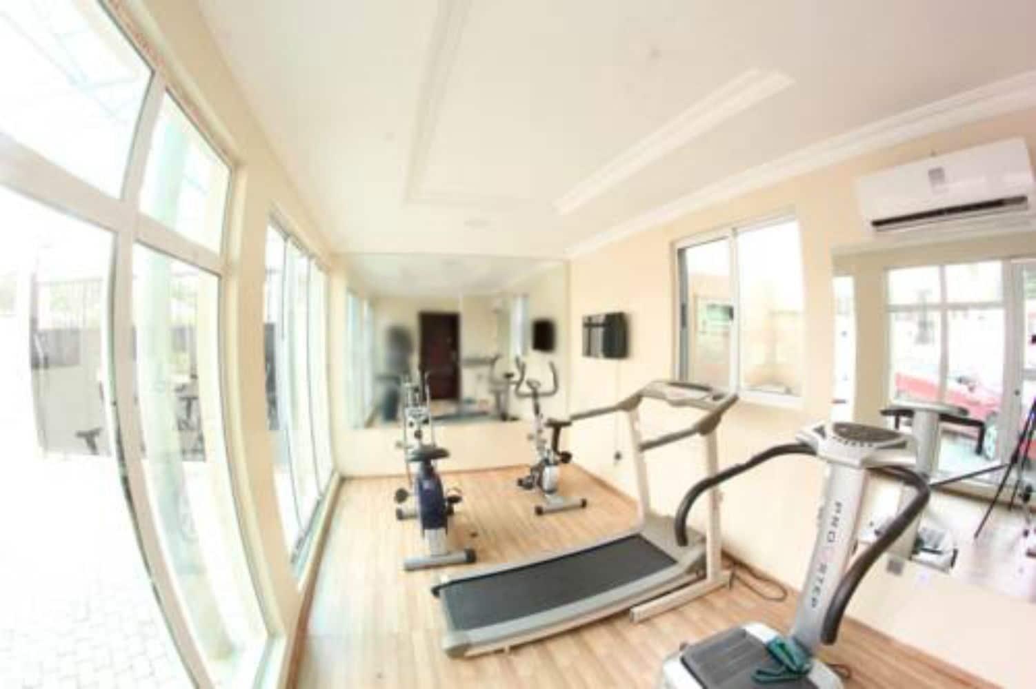 Gimnasio Celia's Suites