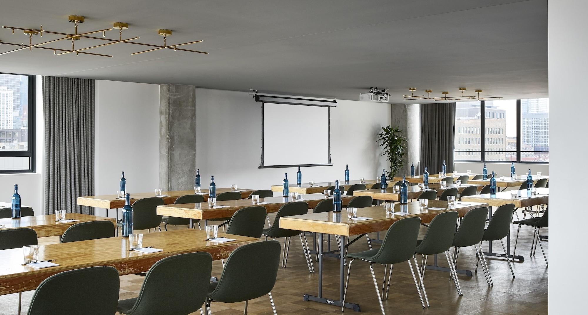 Sala de Reuniones The Emily Hotel