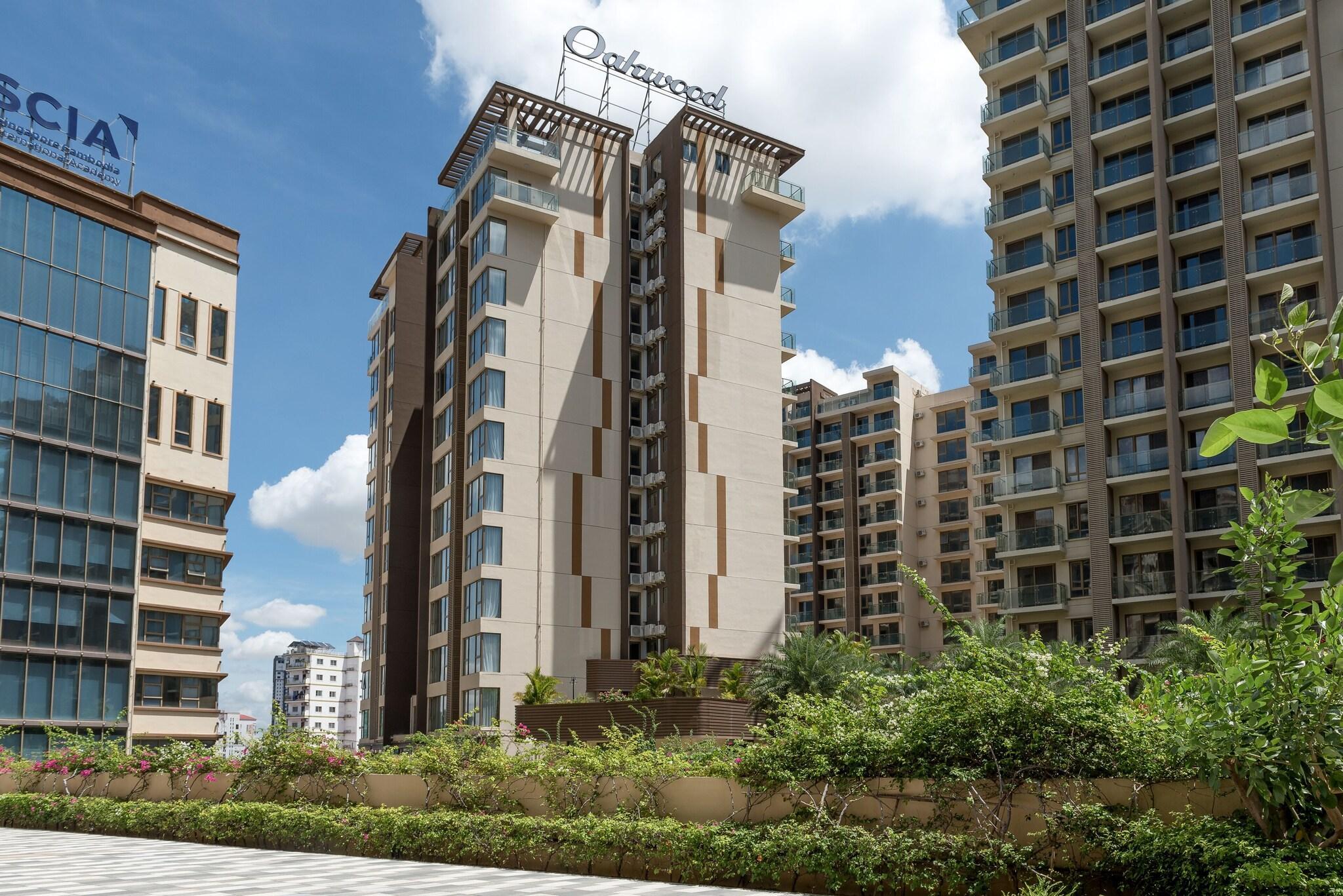 Vista Exterior Oakwood Premier Phnom Penh
