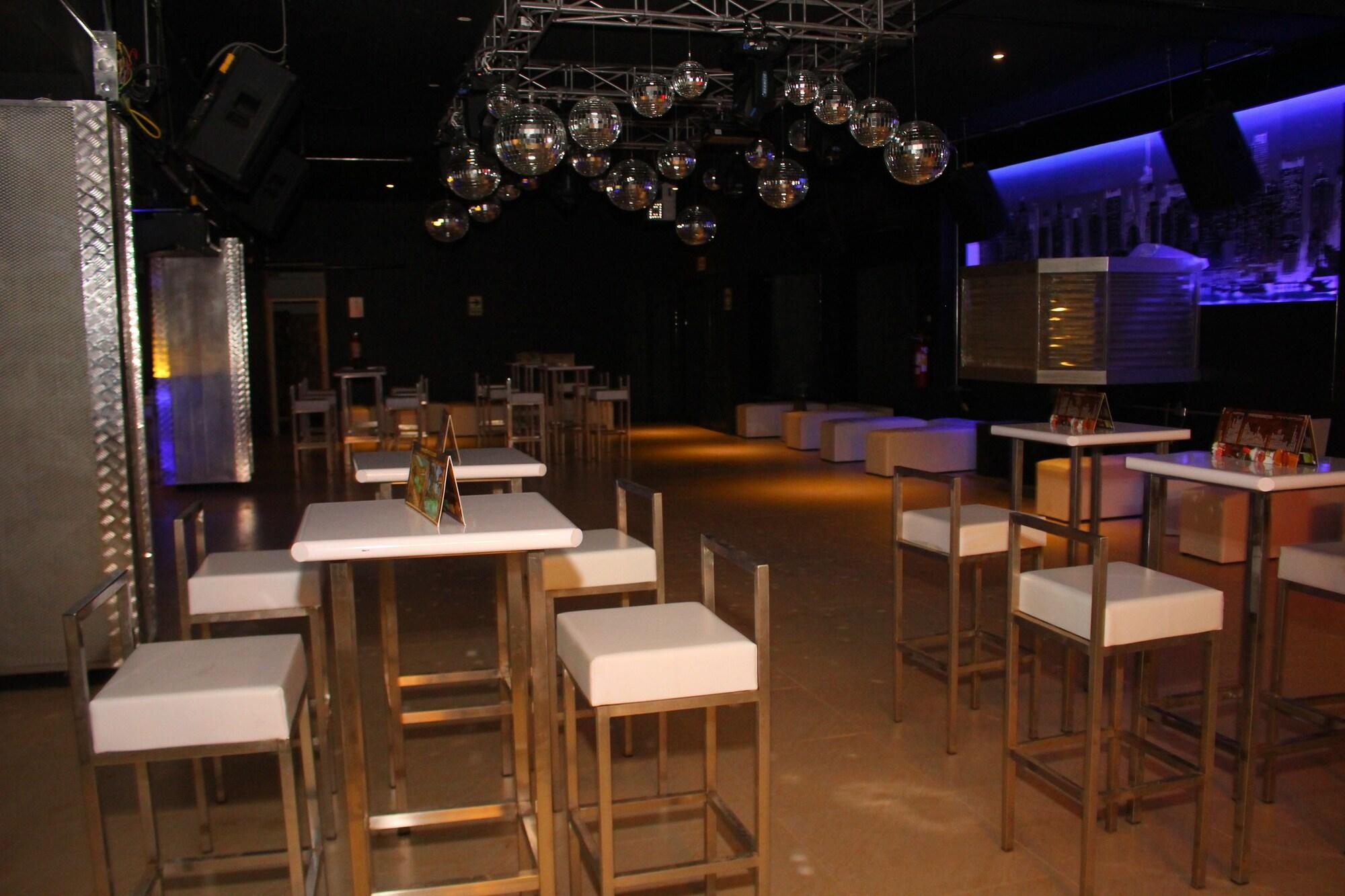 Bar/Salón Hotel Rustica Vichayito