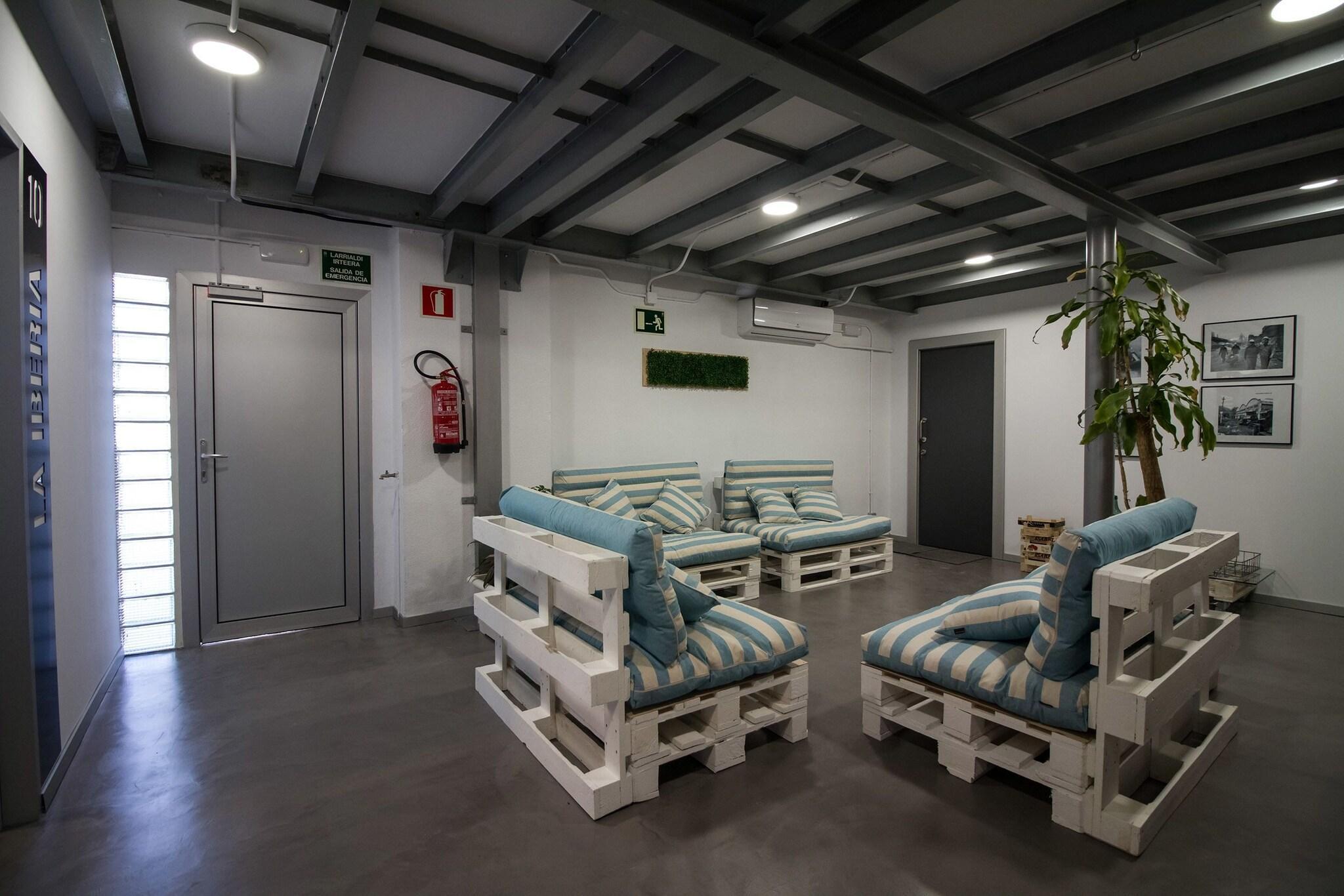 Instalaciones Recreativas All Iron Hostel