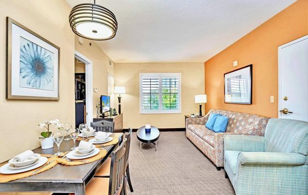 Peaceful King Bed Apartment w Hot Tub & Pool - Hoteles en International Drive de Orlando