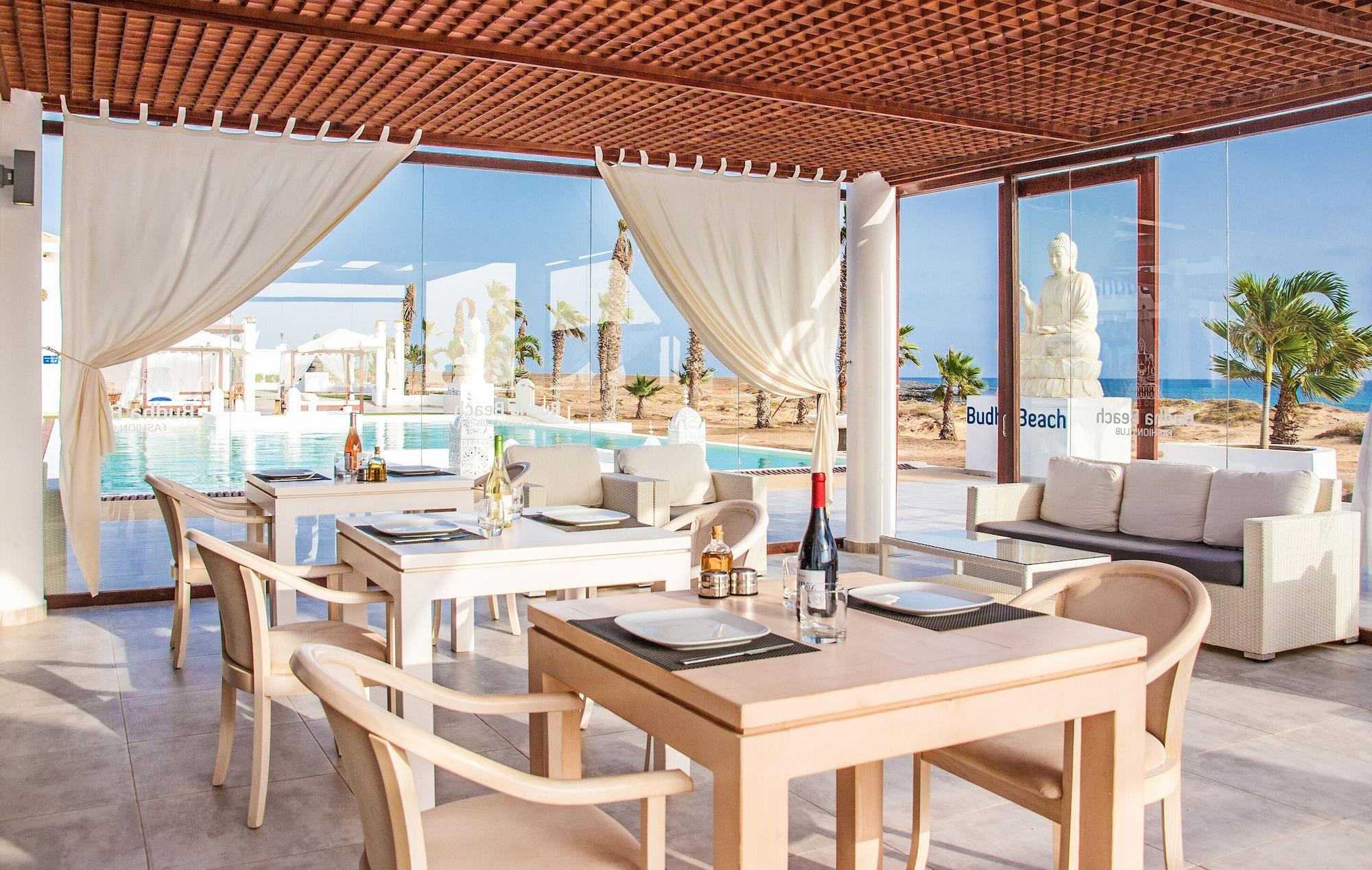 Restaurant Hotel LIVVO Budha Beach