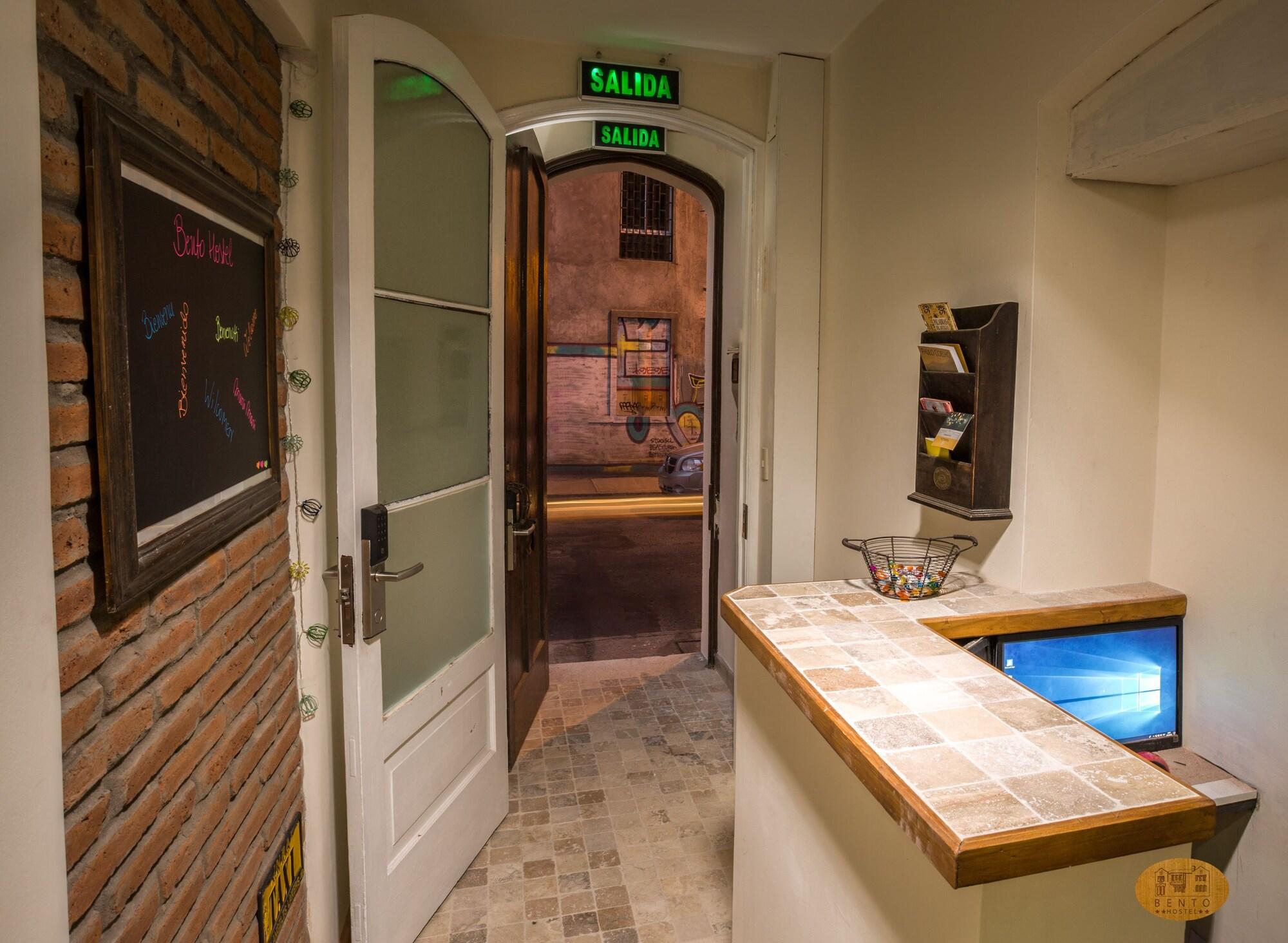 Vista Lobby Bento Hostel - Adults Only
