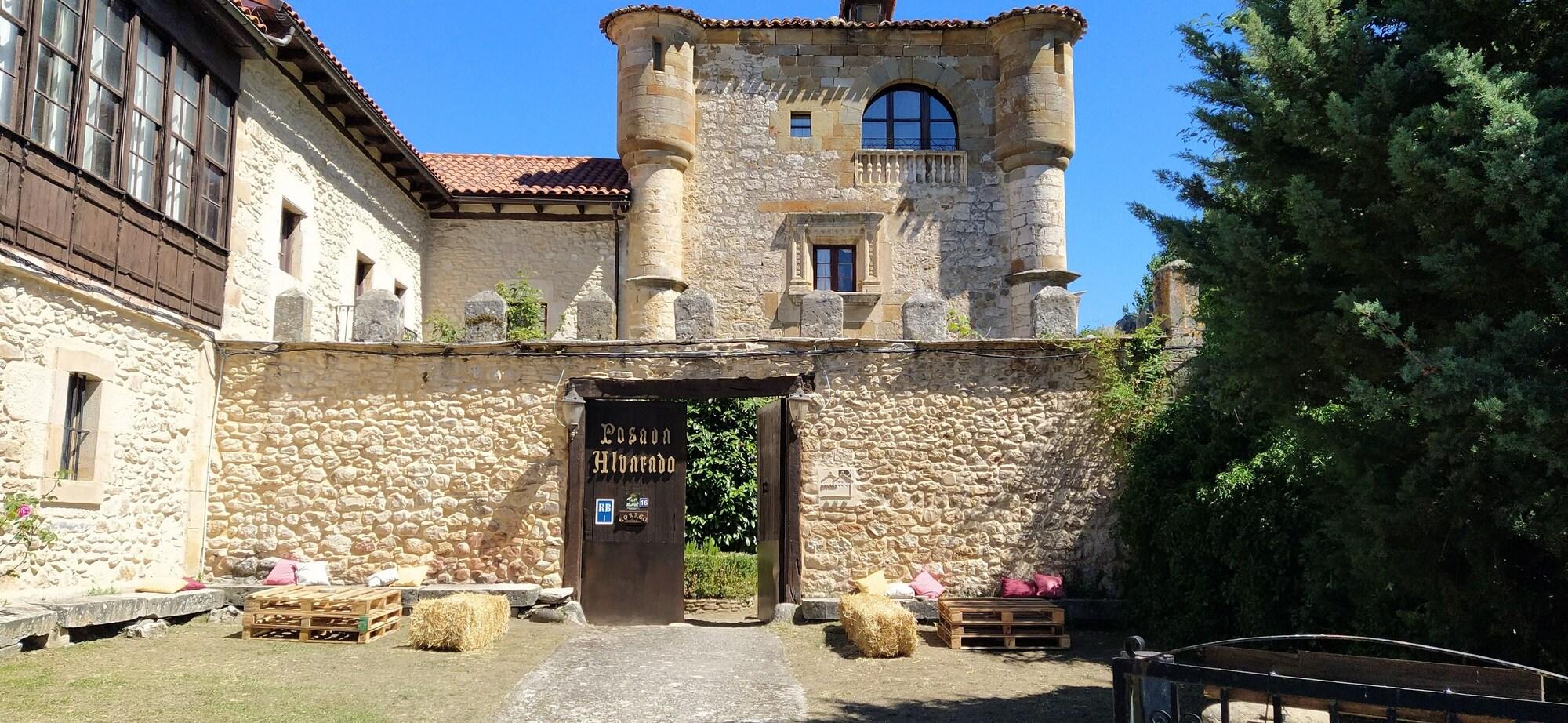 Varios Posada Torre-Palacio de los Alvarado