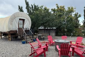 Alojamiento - Pioneer Wagon—Ultimate Glamping