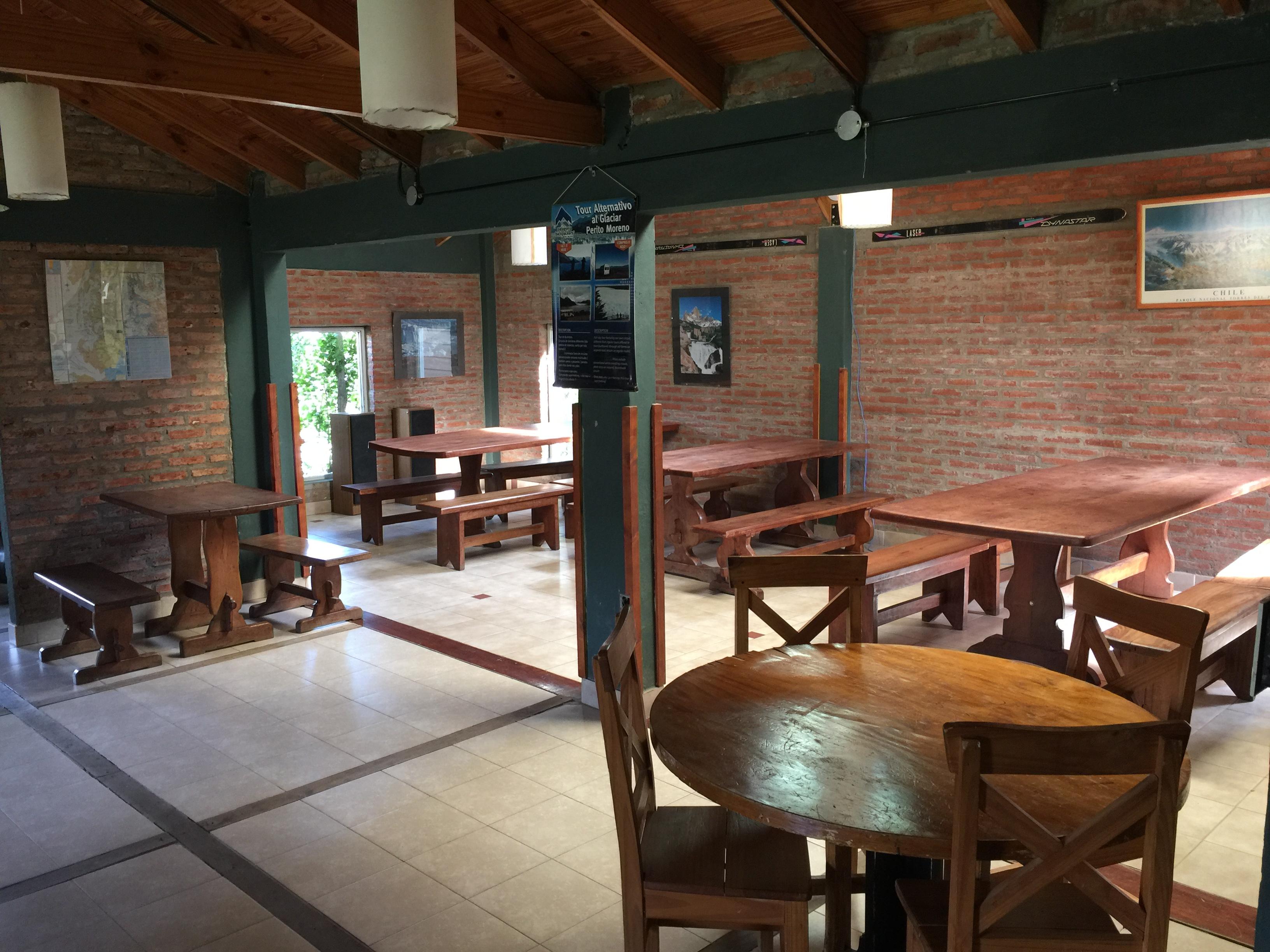 Bar/Salón Hostel del Glaciar Pioneros