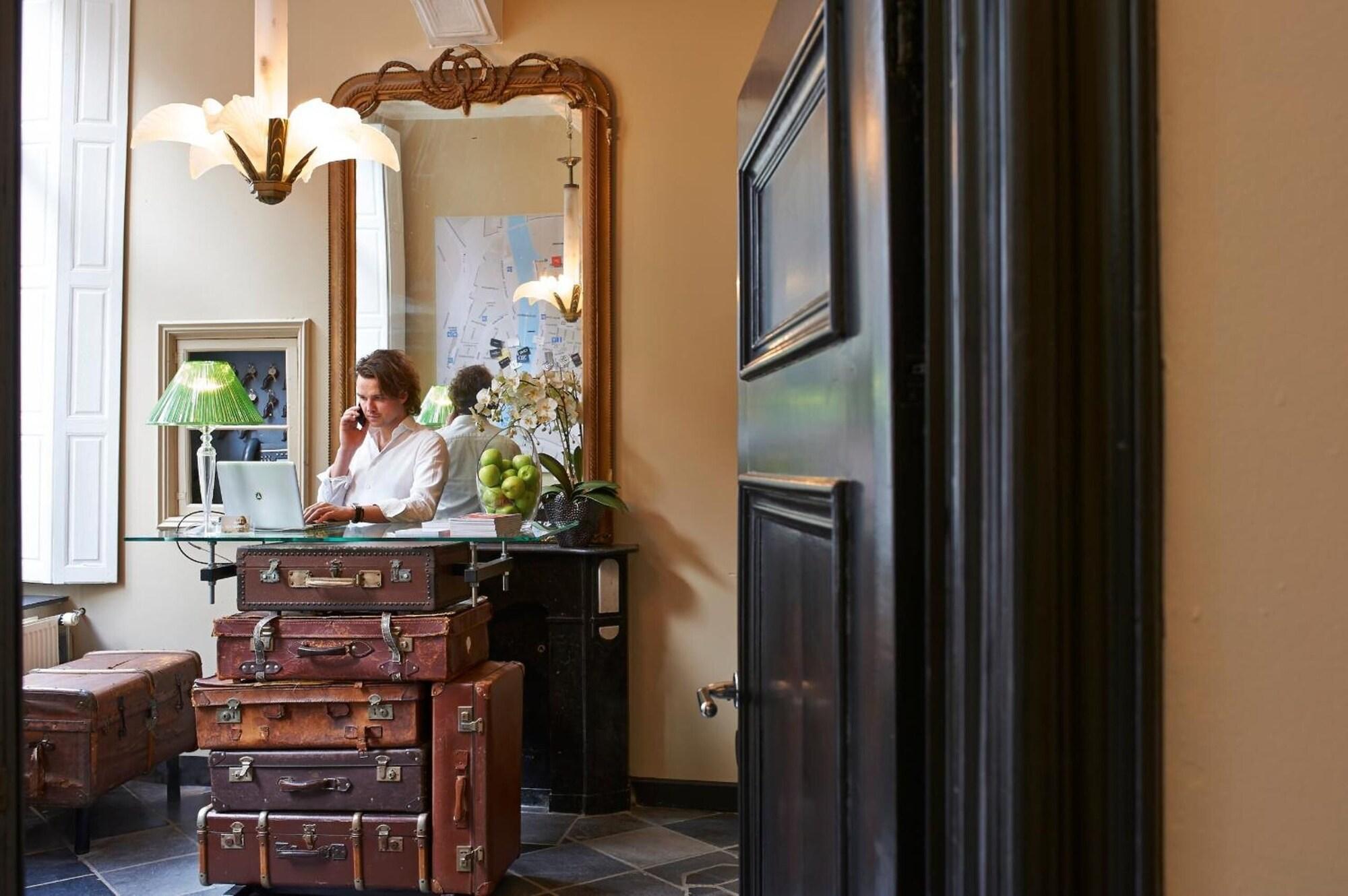 Vista Lobby Hotel Les Charmes
