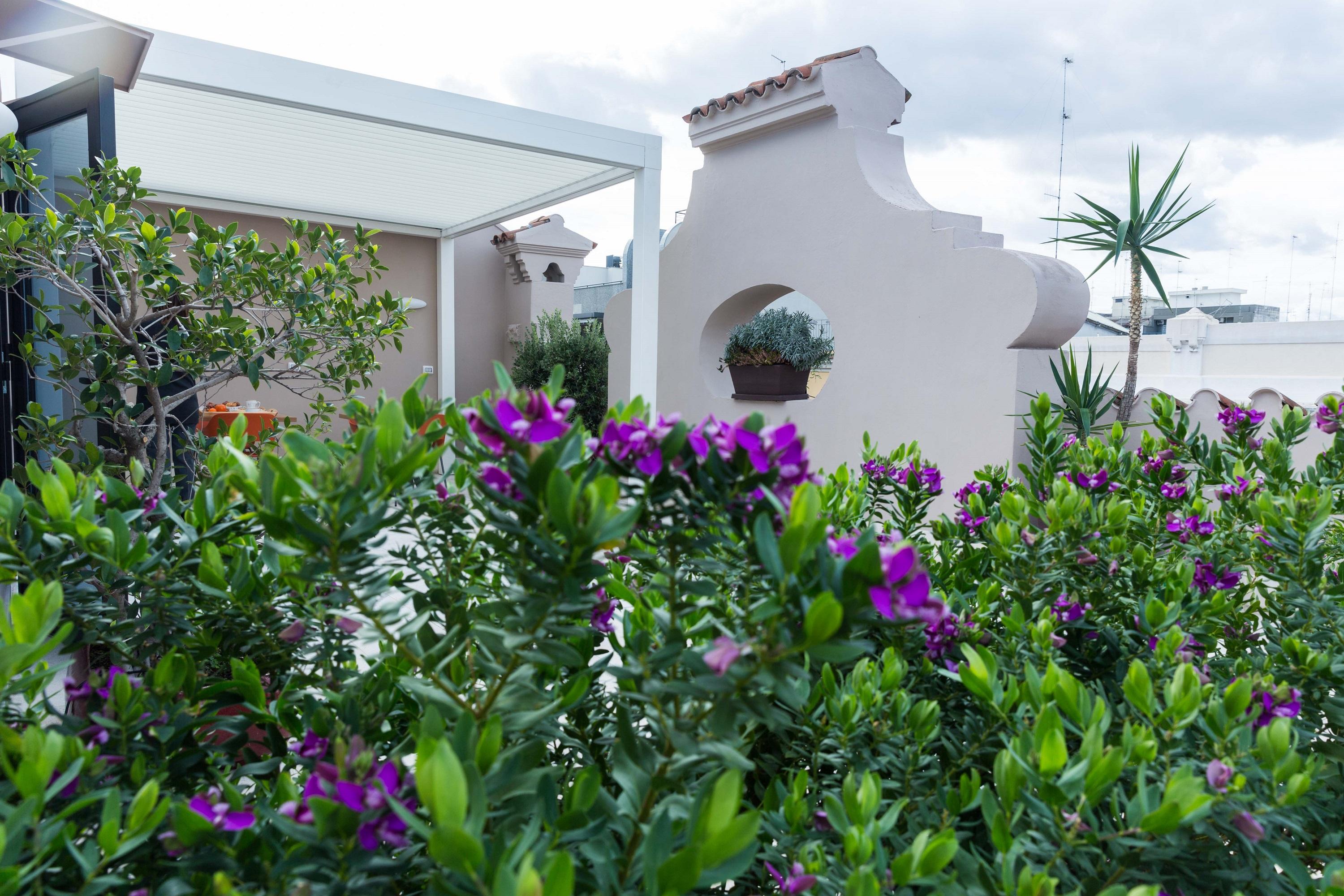 Varios 200 Rooms & Terrace
