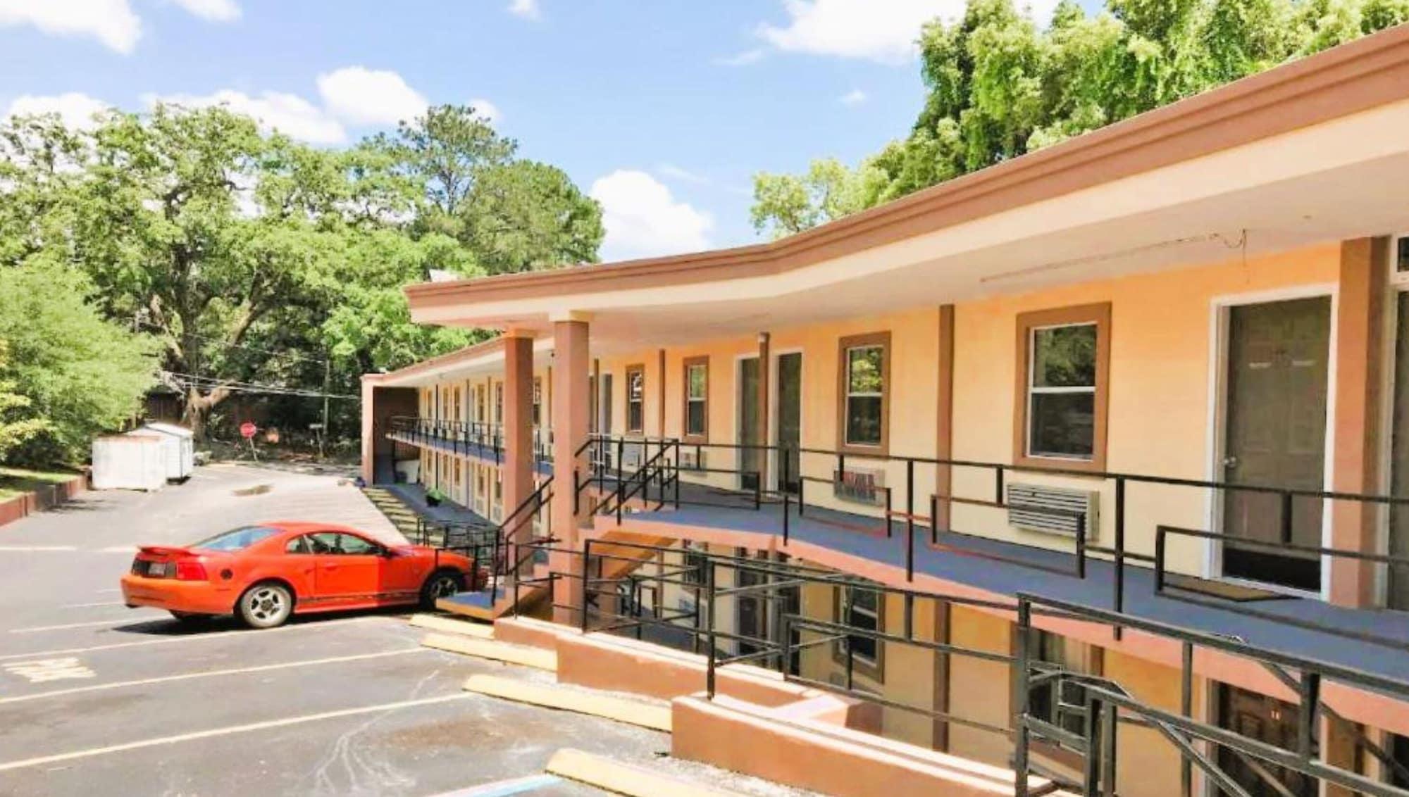 Varios OYO Hotel Tallahassee Downtown