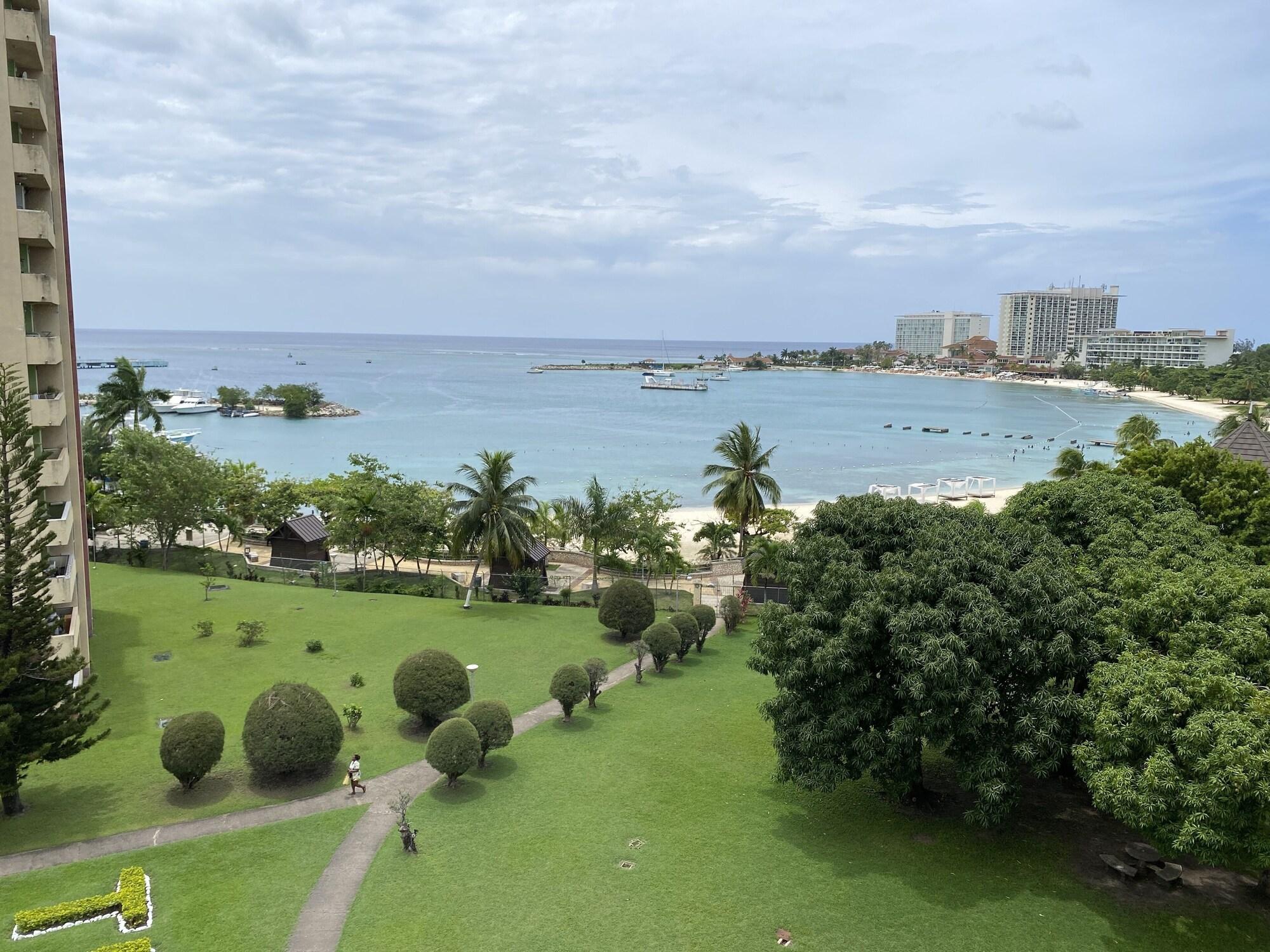 Playa Turtle Beach Towers Vacation