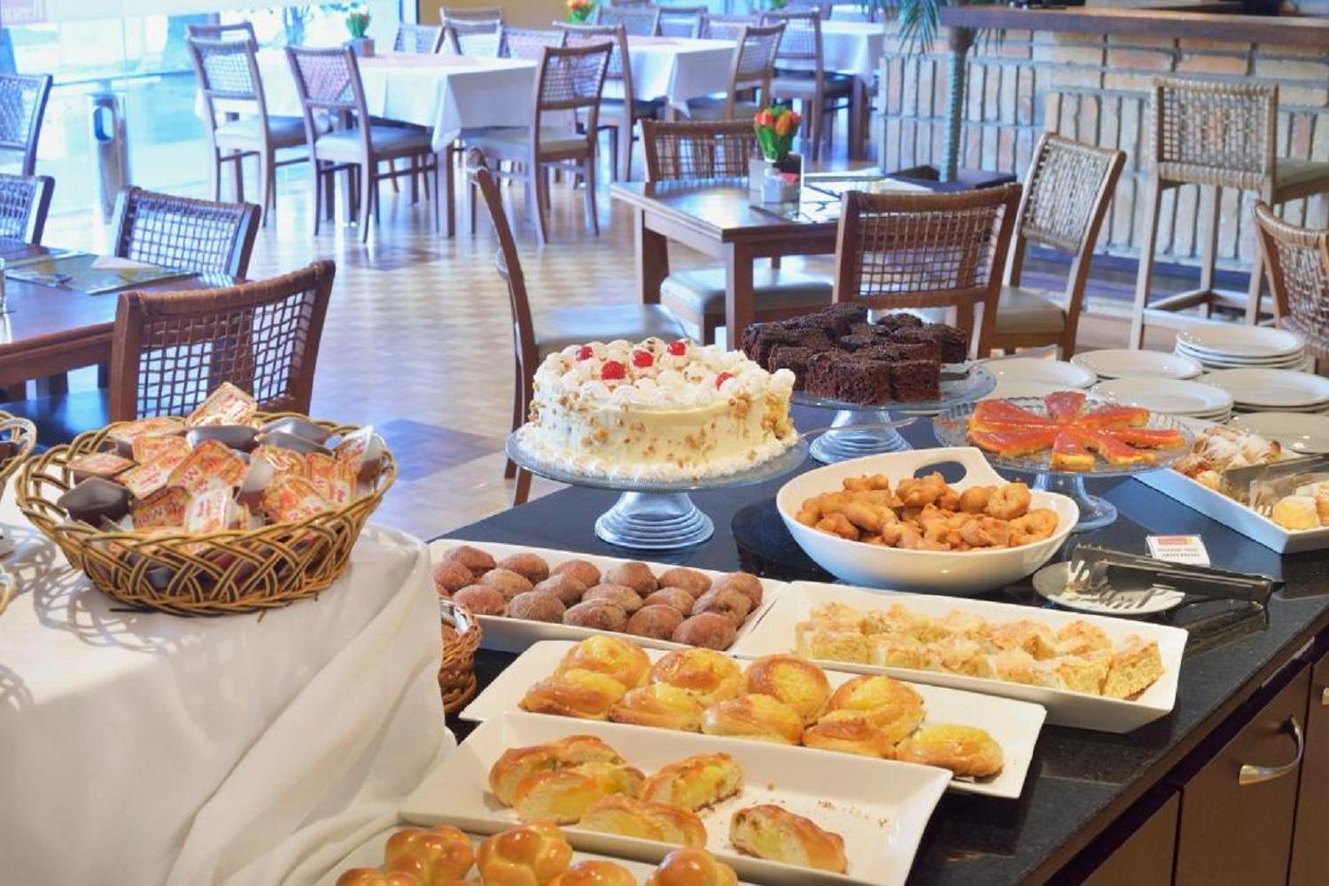 Restaurant Tri Hotel Executive Caxias