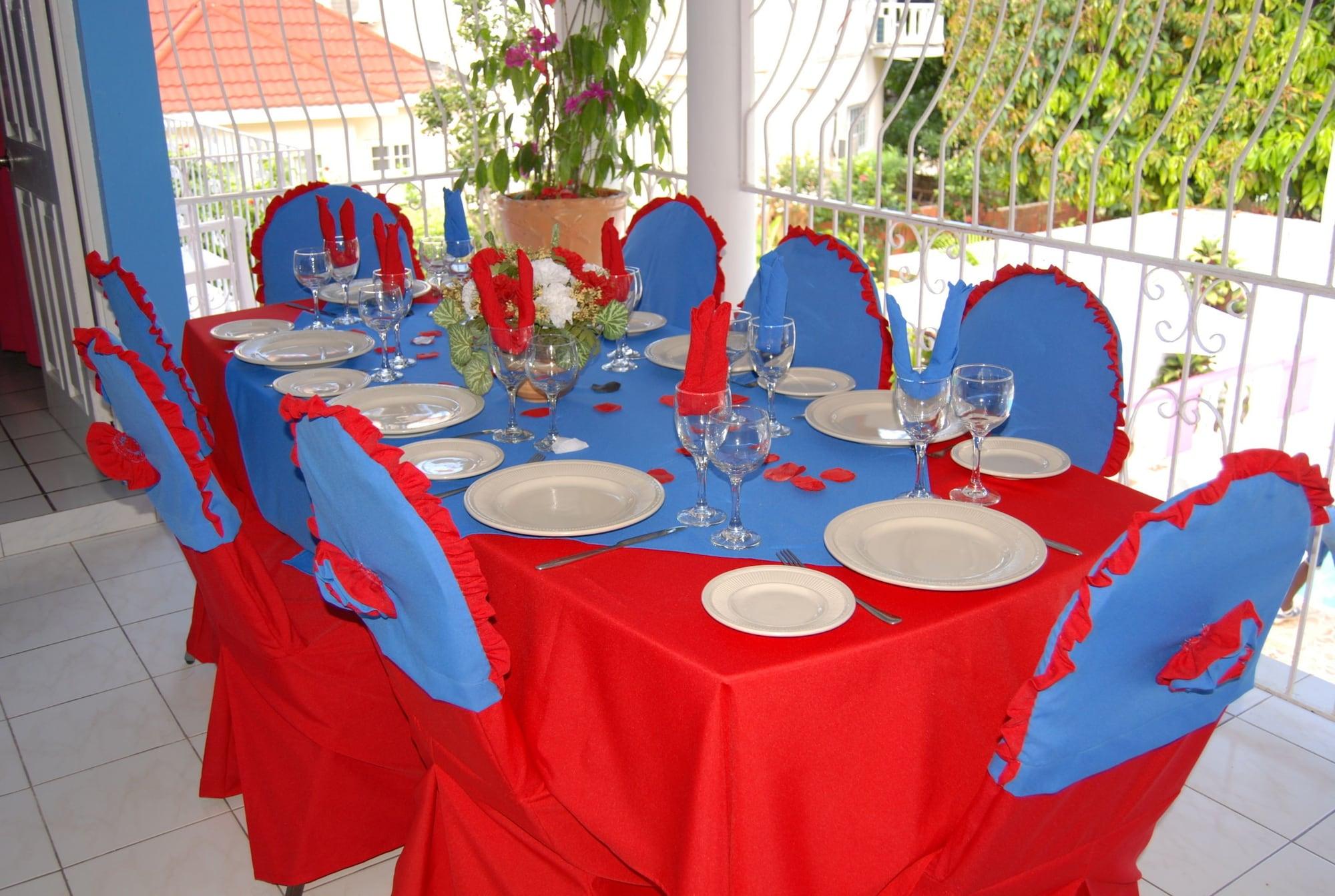 Restaurant PinkHibiscus Guest House