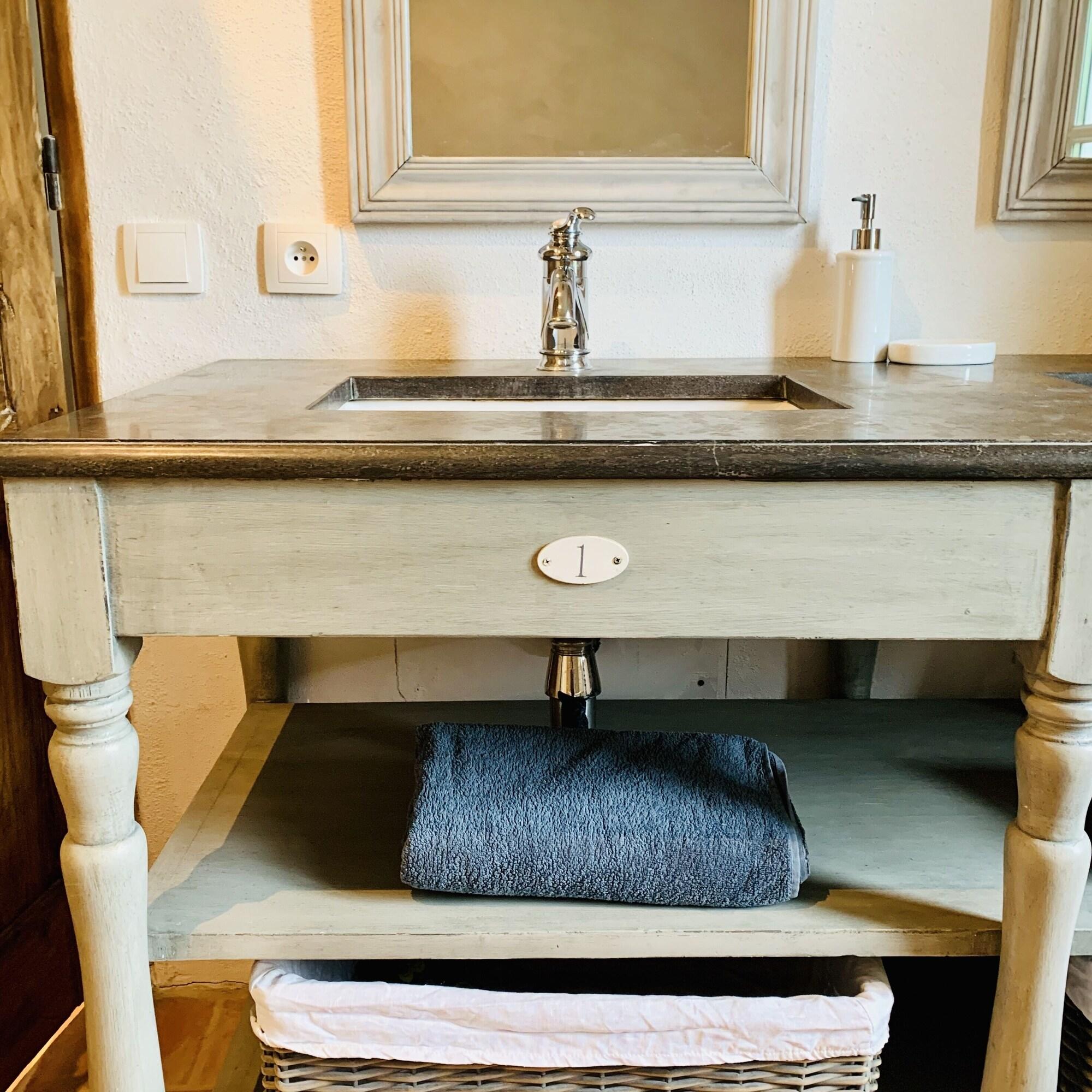 Equipamiento de Habitación La Bastide