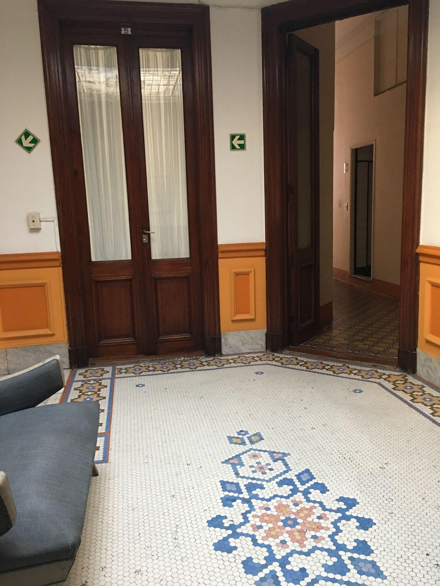 Vista Lobby LOPEZ Hostel & Suites