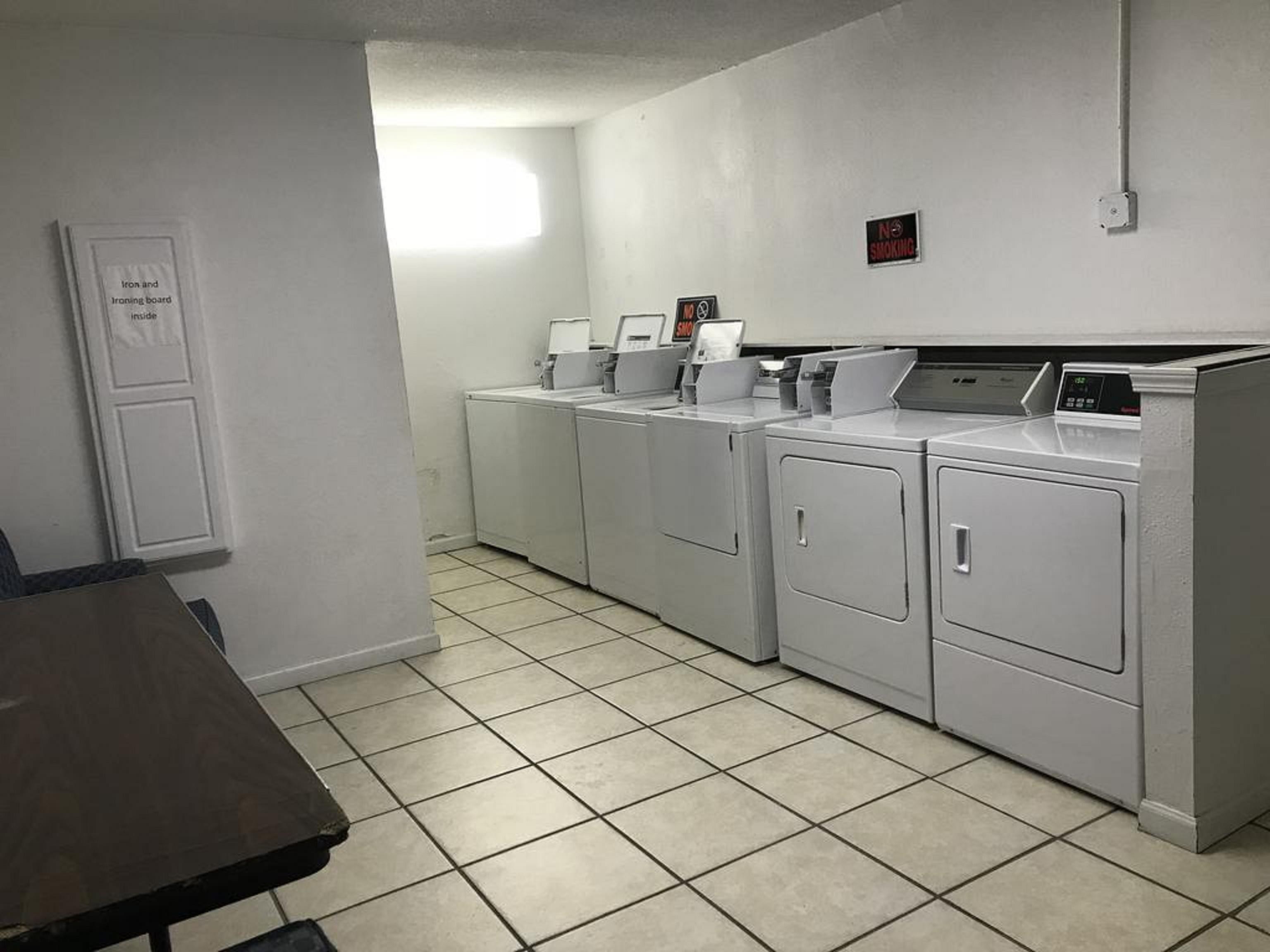 Instalaciones Recreativas Carmel Inn & Suites
