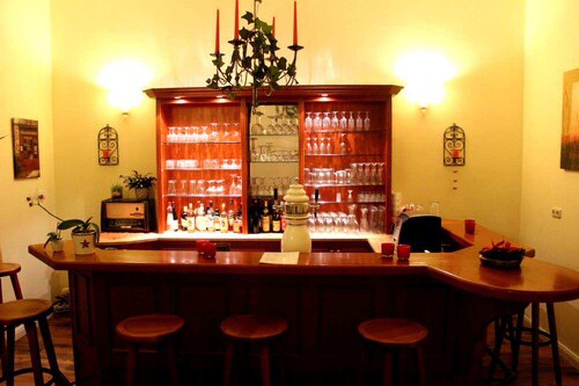 Bar/Salón The Avalon Hotel