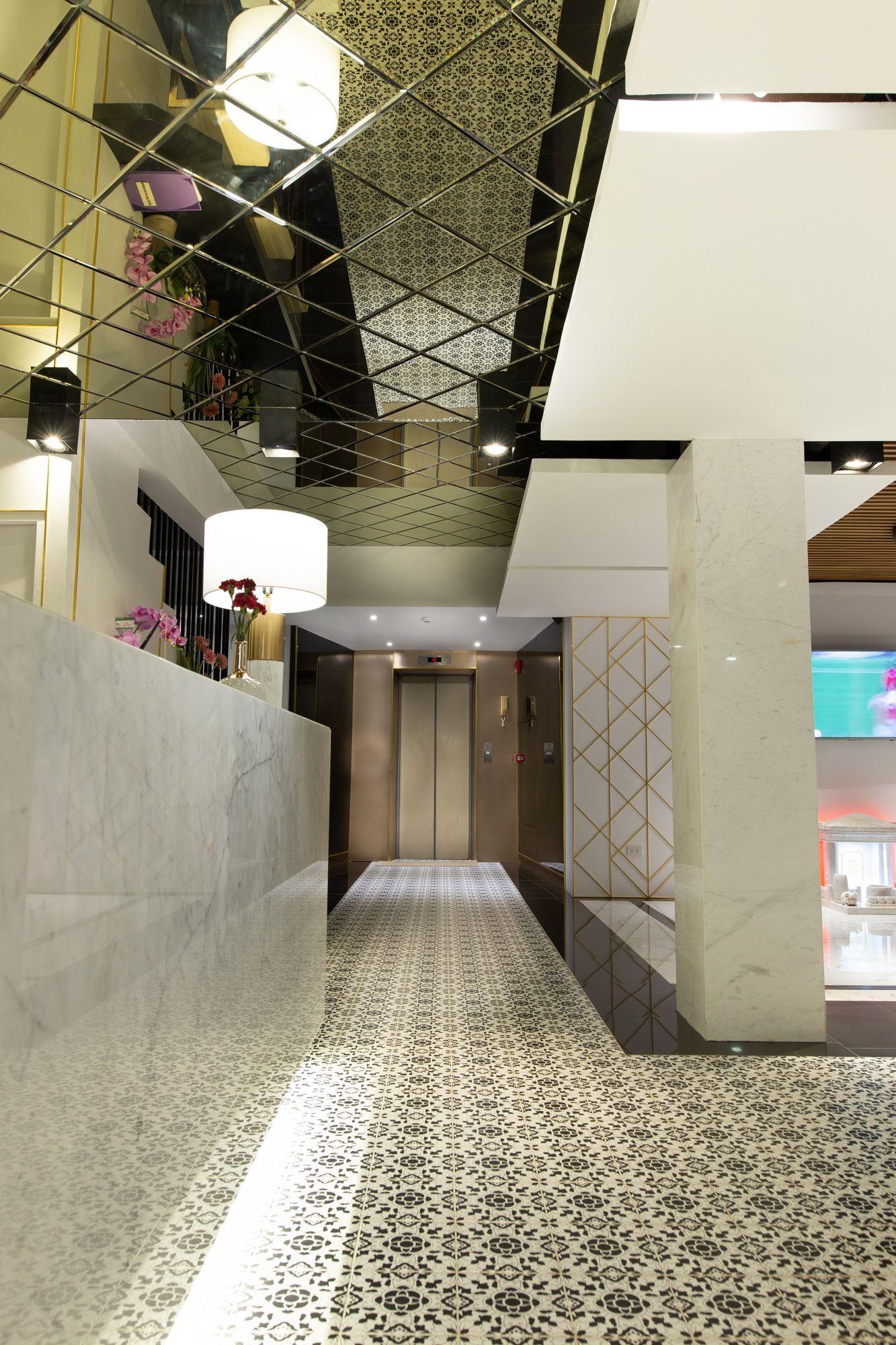 Vista Lobby Holatel Phitsanulok
