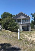 Alquiler Vacacional - Charming Getaway 3 miles to Carolina Beach & State Park, Close to Restaurants