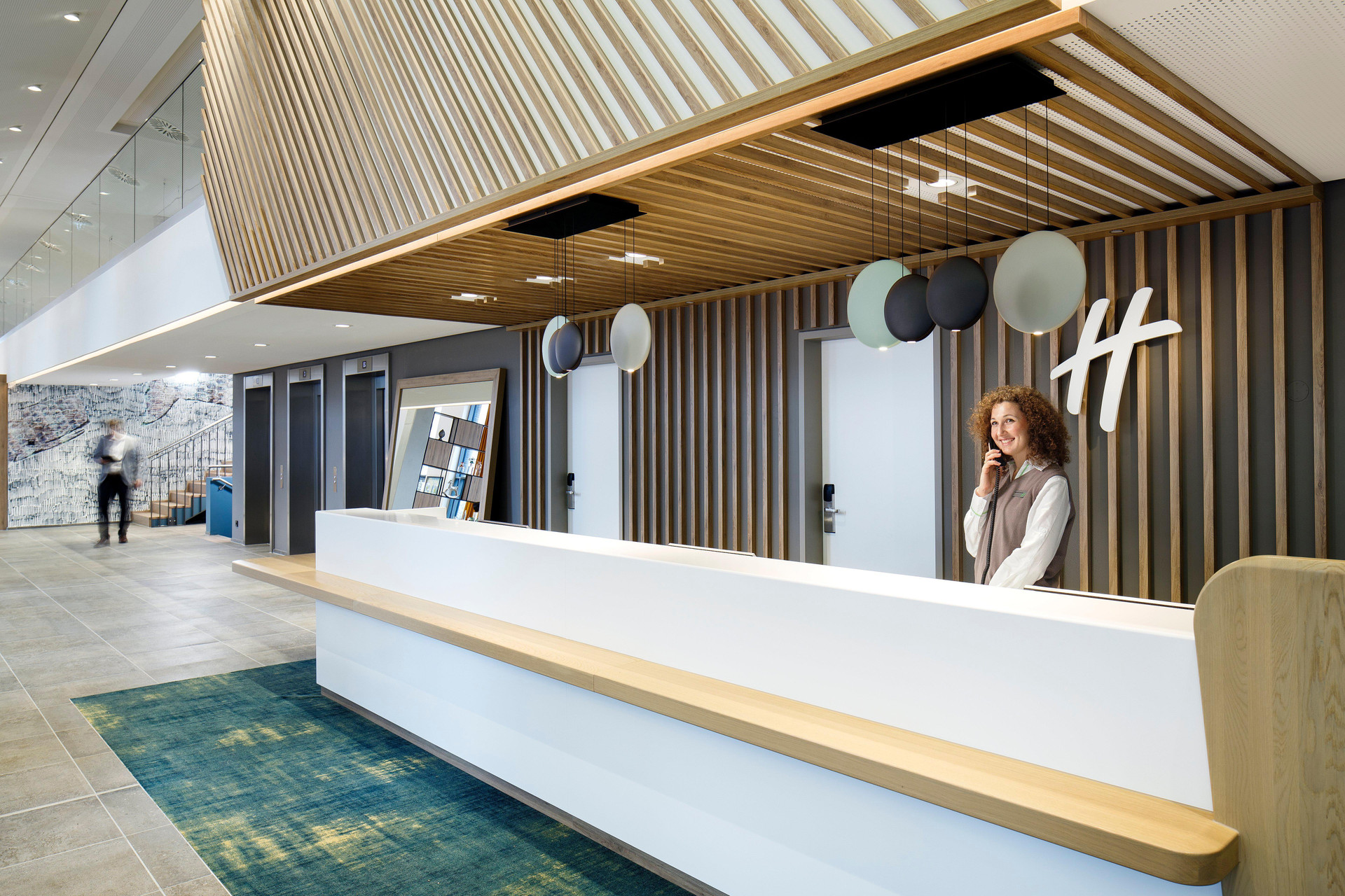 Vista Lobby Holiday Inn Hamburg - Hafencity by IHG