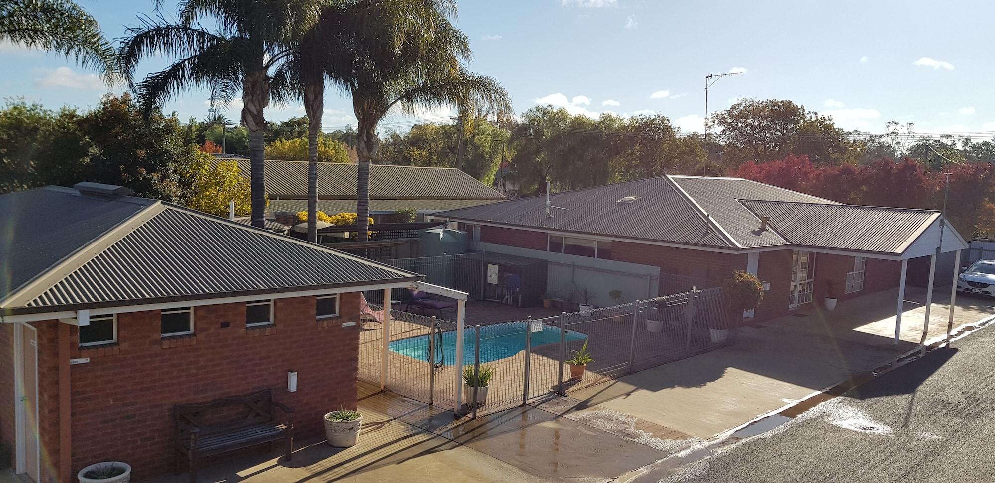 Vista Exterior Centrepoint Motel