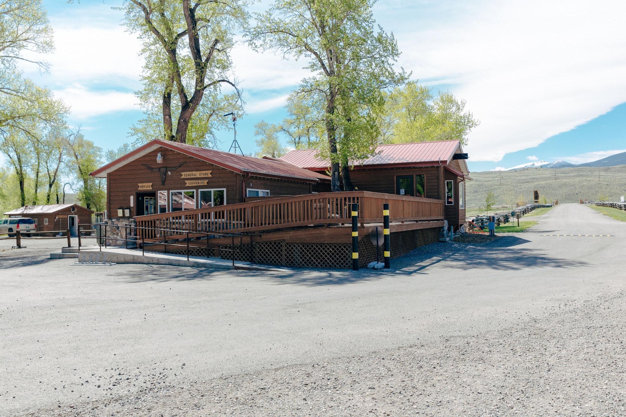 Vista Exterior The Longhorn Ranch Lodge and RV Resort