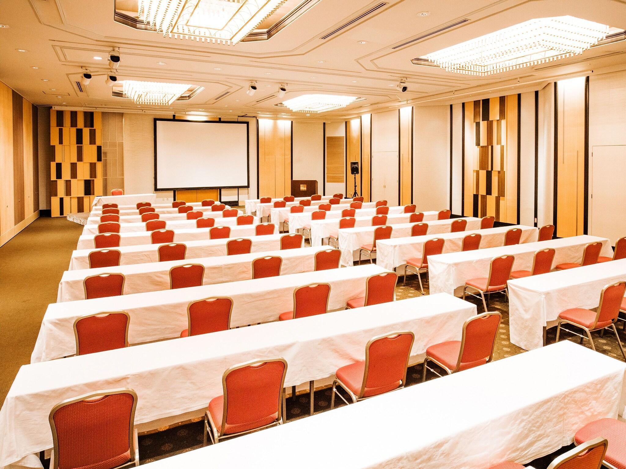 Centro de Negocios Utsunomiya Tobu Hotel Grande