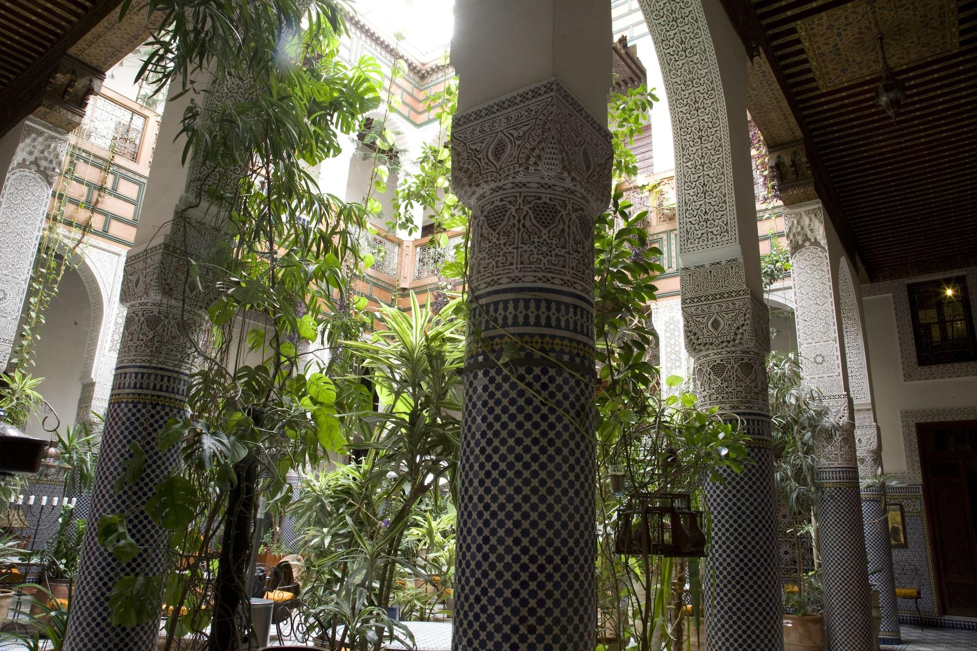 Varios Riad Al Bartal