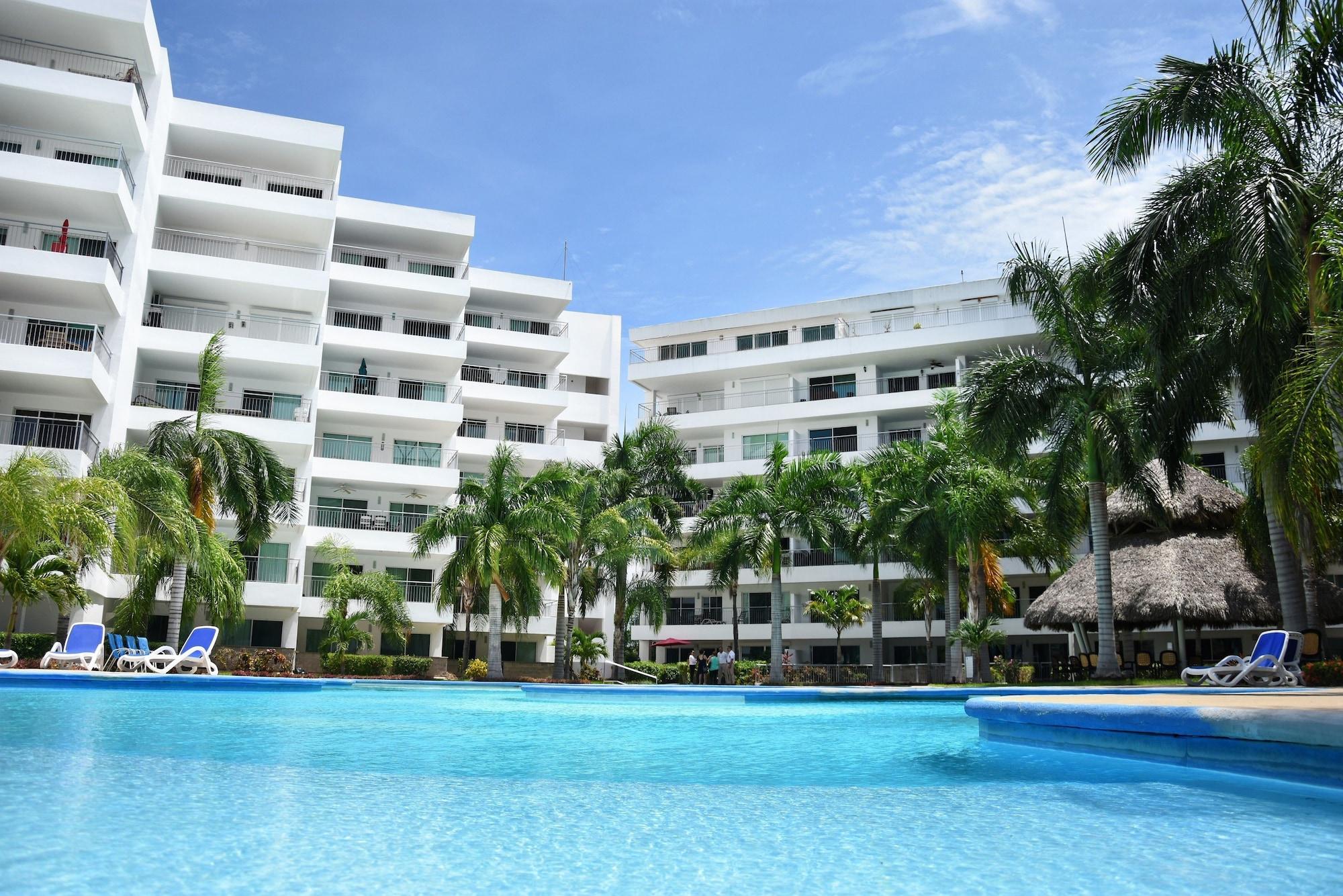 Varios Condo Costa Veleros