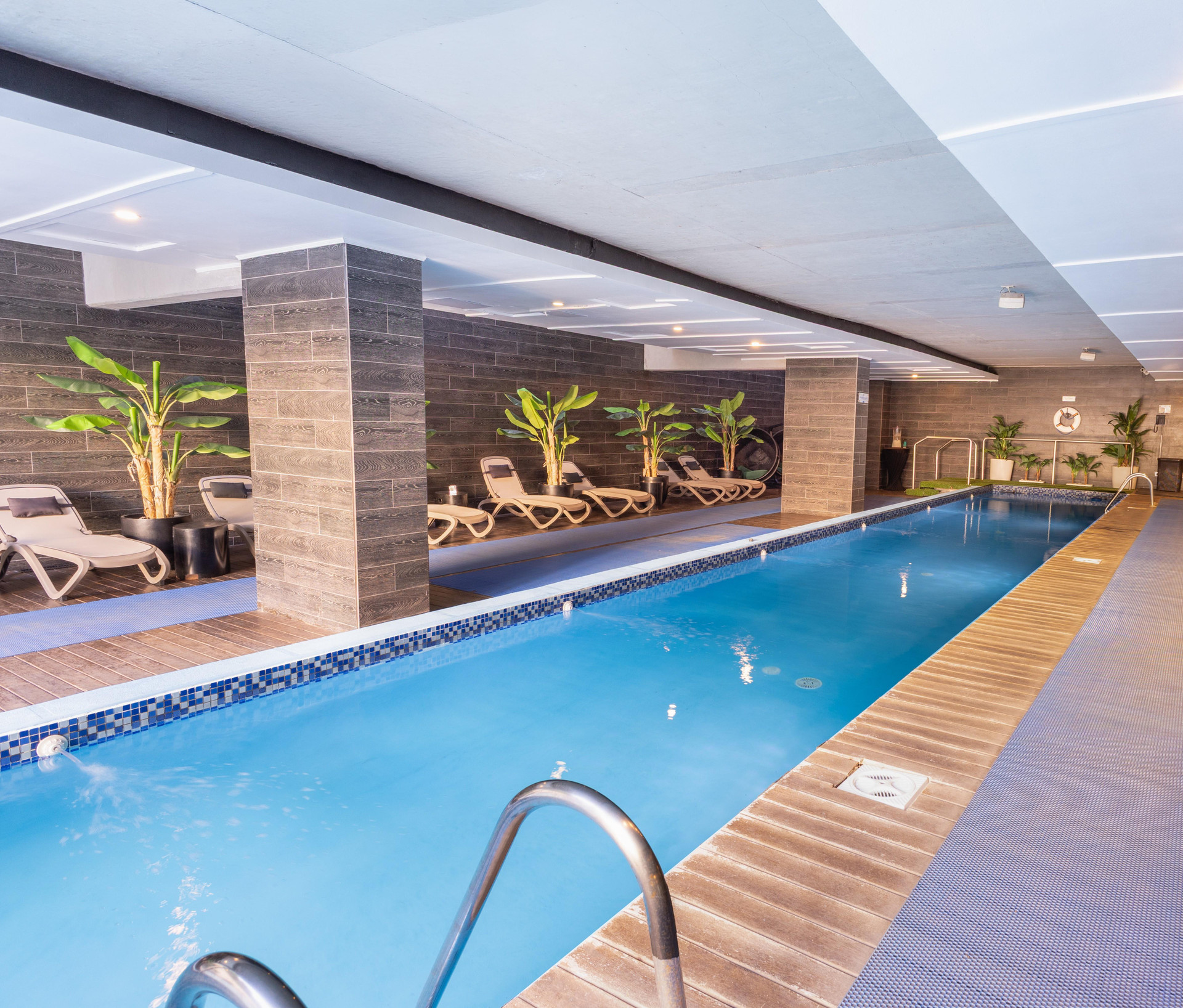 Vista Piscina Wyndham Santiago Pettra