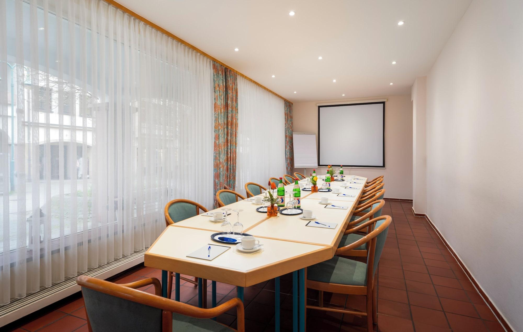 Sala de Reuniones ARKADEN Hotel Kelkheim
