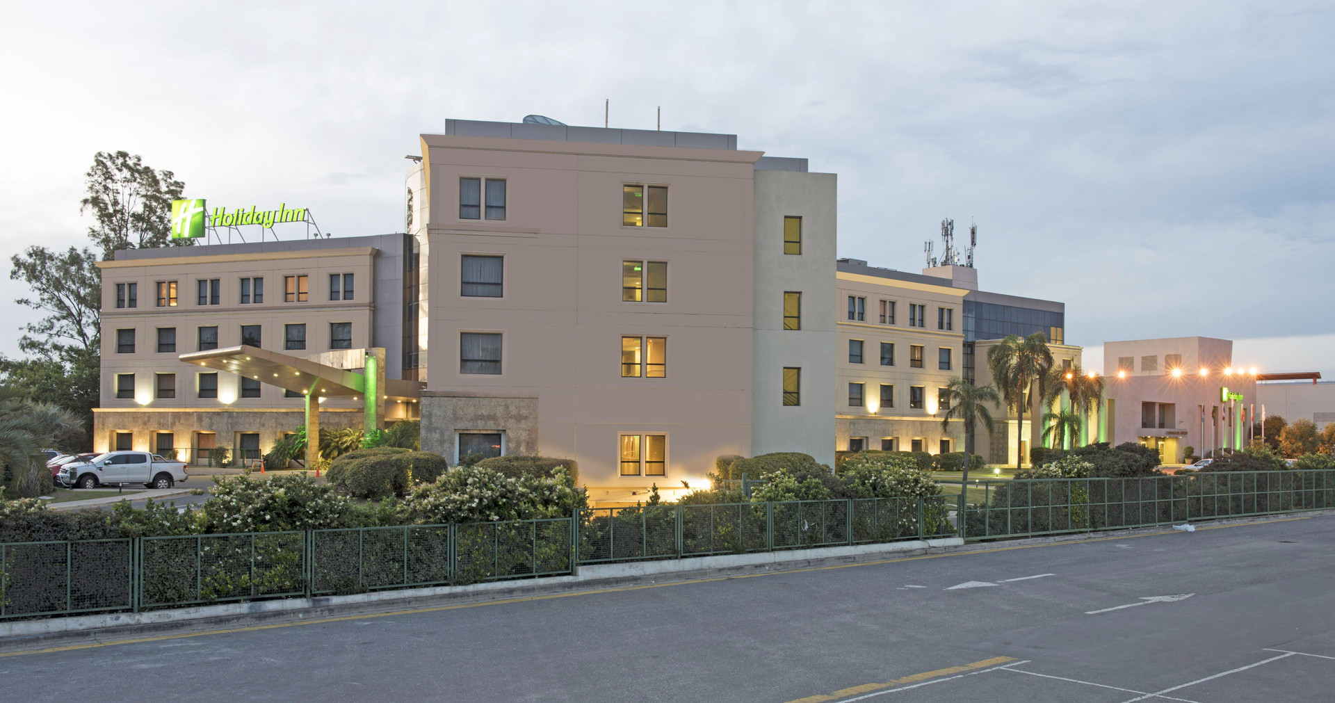 Vista Exterior Holiday Inn Córdoba by IHG