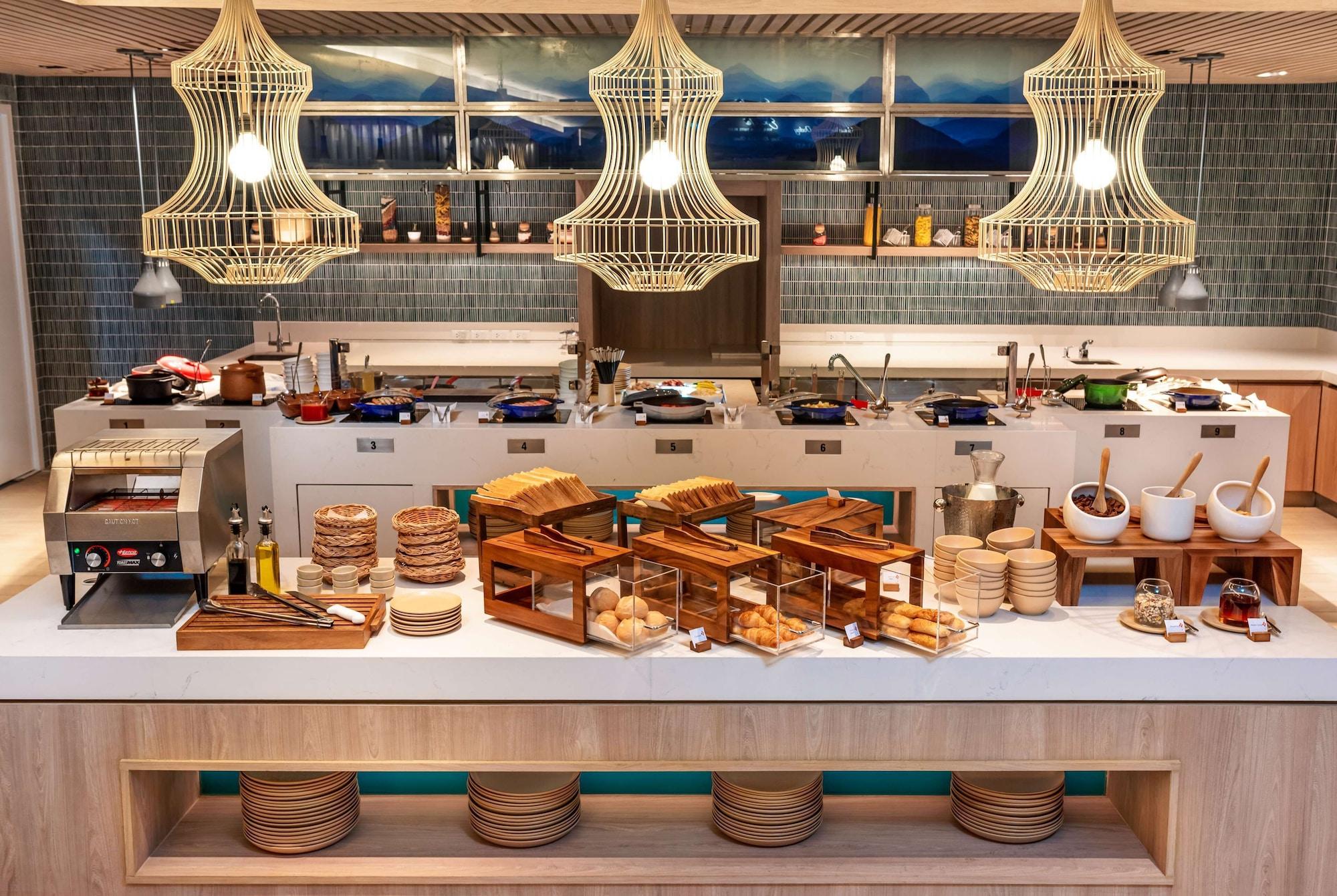 Restaurant Hilton Garden Inn Phuket, Thailand