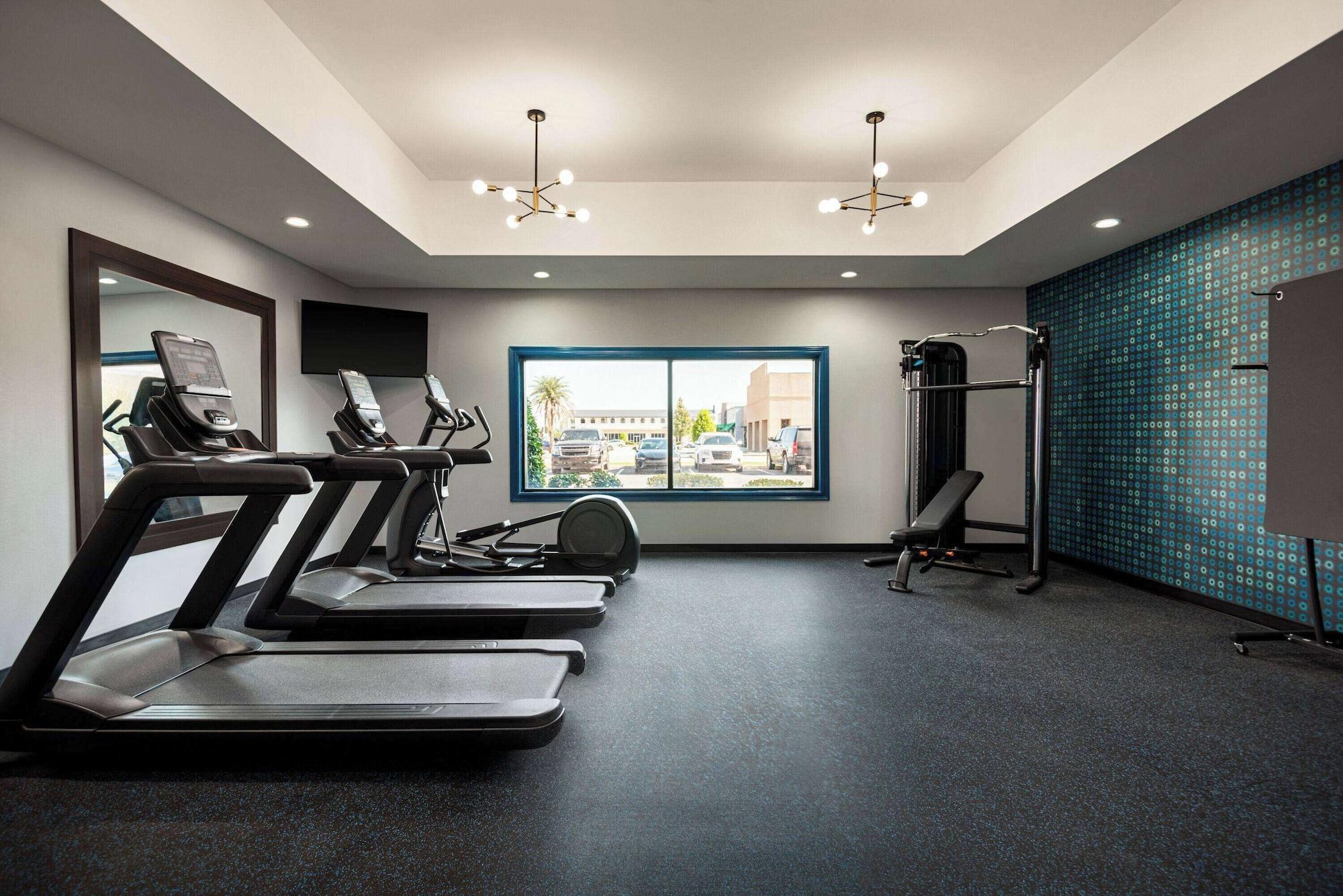Gimnasio La Quinta Inn & Suites by Wyndham Gonzales LA