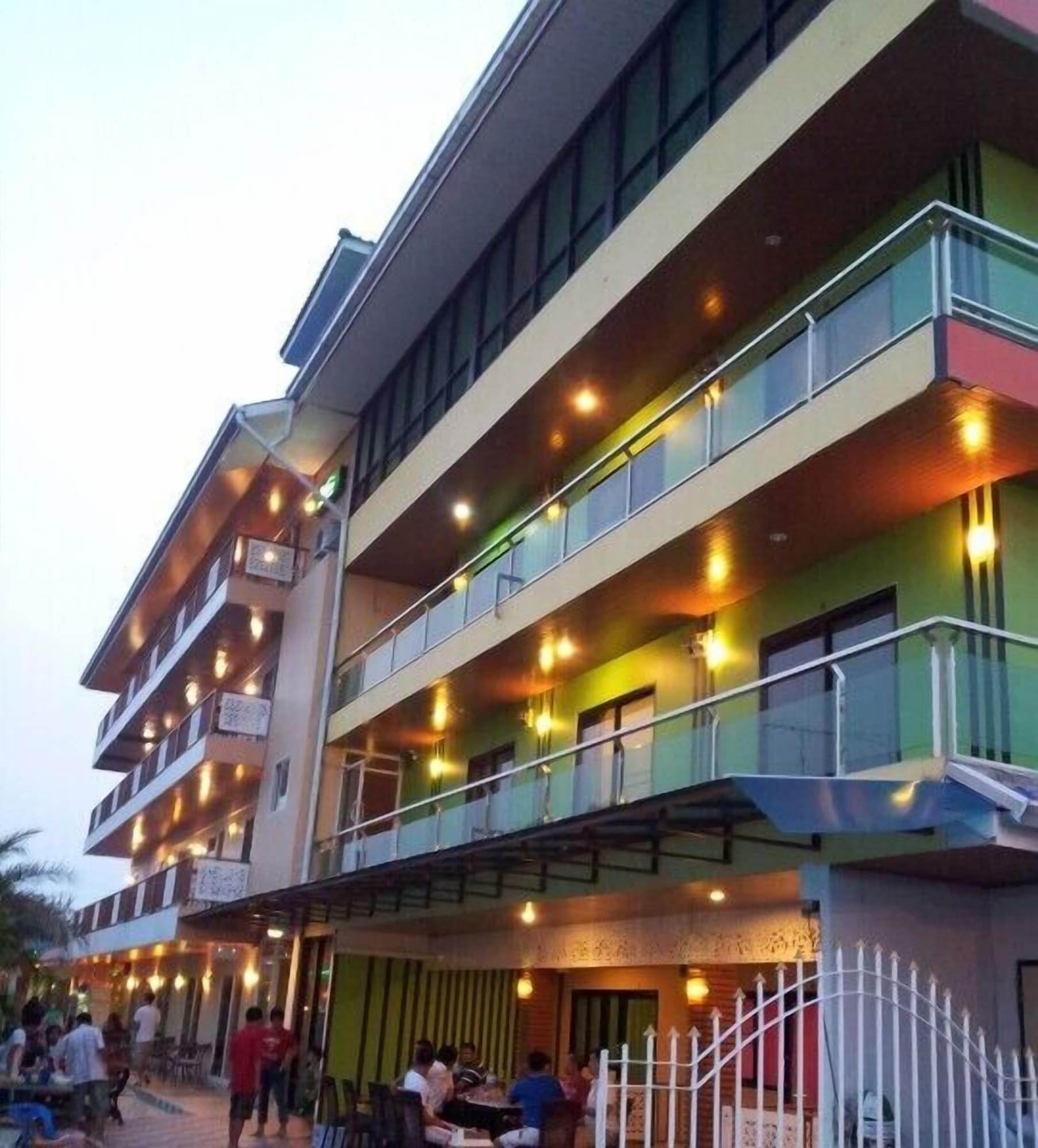 Vista Exterior BB House Beach Residences